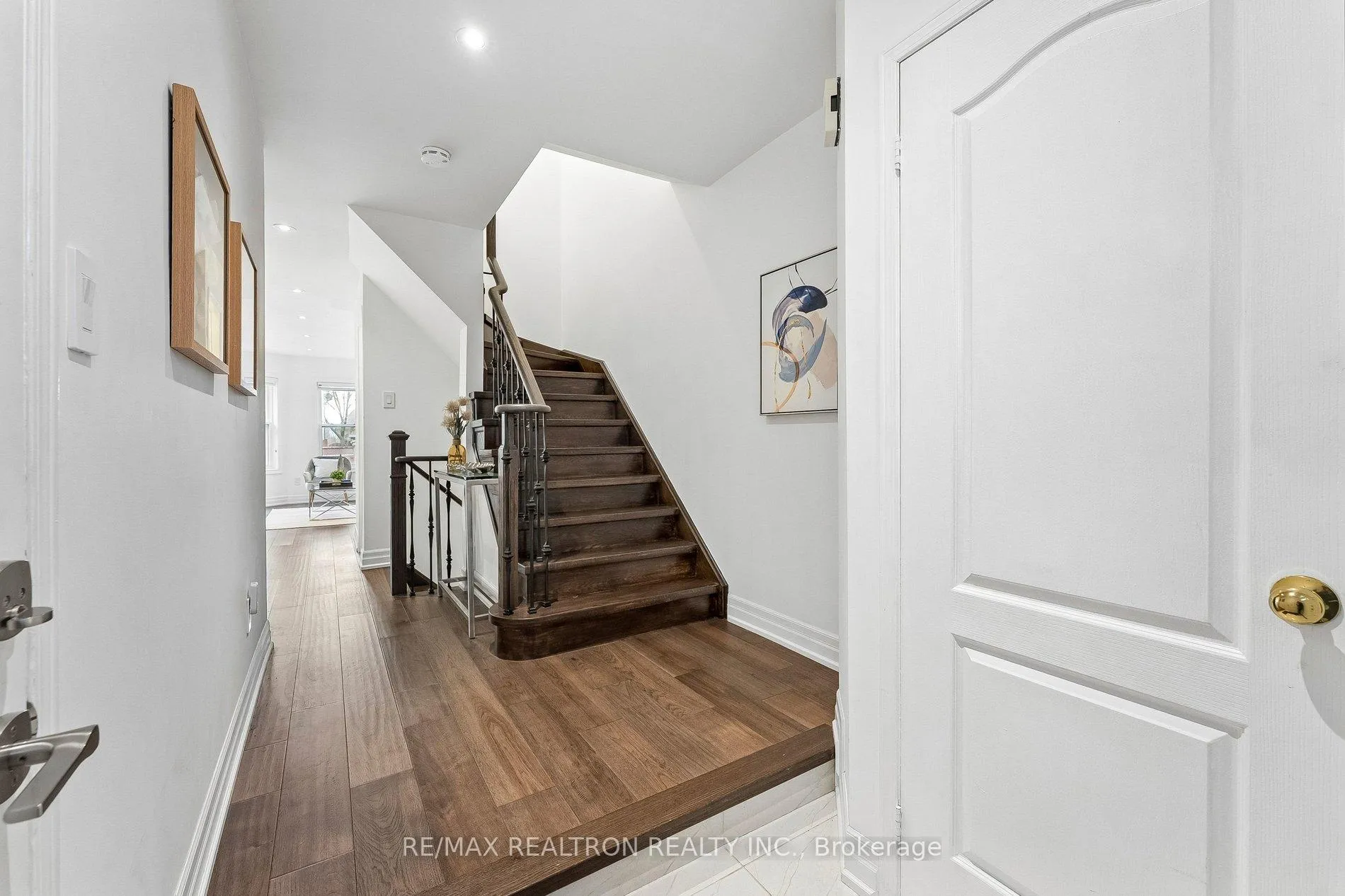 Photo 6 of 15 Mugford Road, Aurora, Bayview Wellington — HOMEH