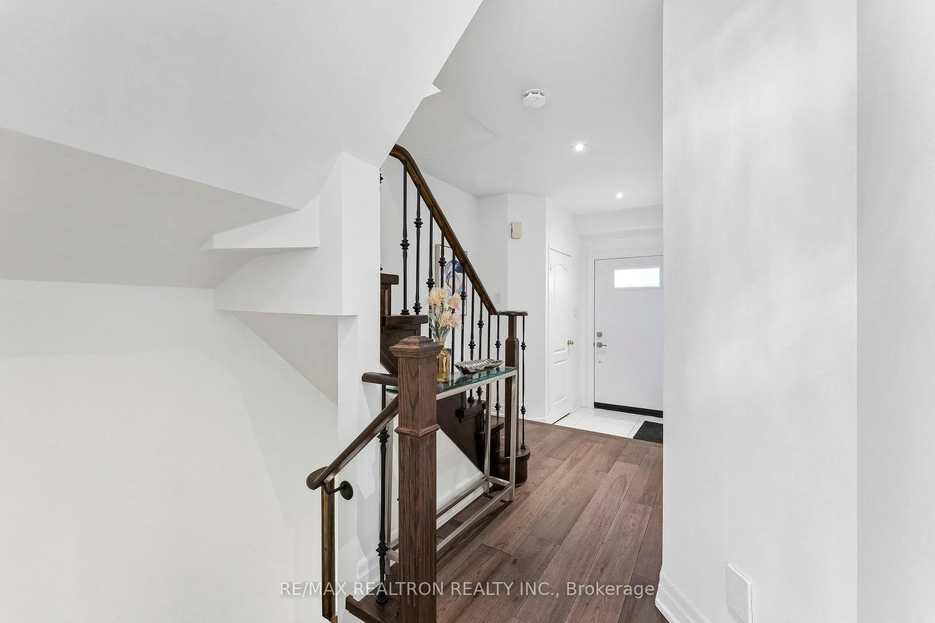 Photo 8 of 15 Mugford Road, Aurora, Bayview Wellington — HOMEH