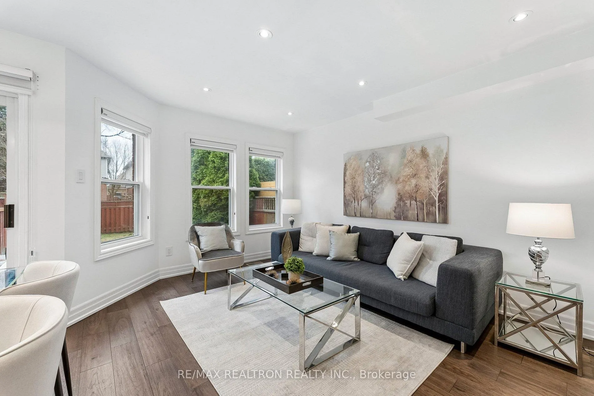 Photo 9 of 15 Mugford Road, Aurora, Bayview Wellington — HOMEH