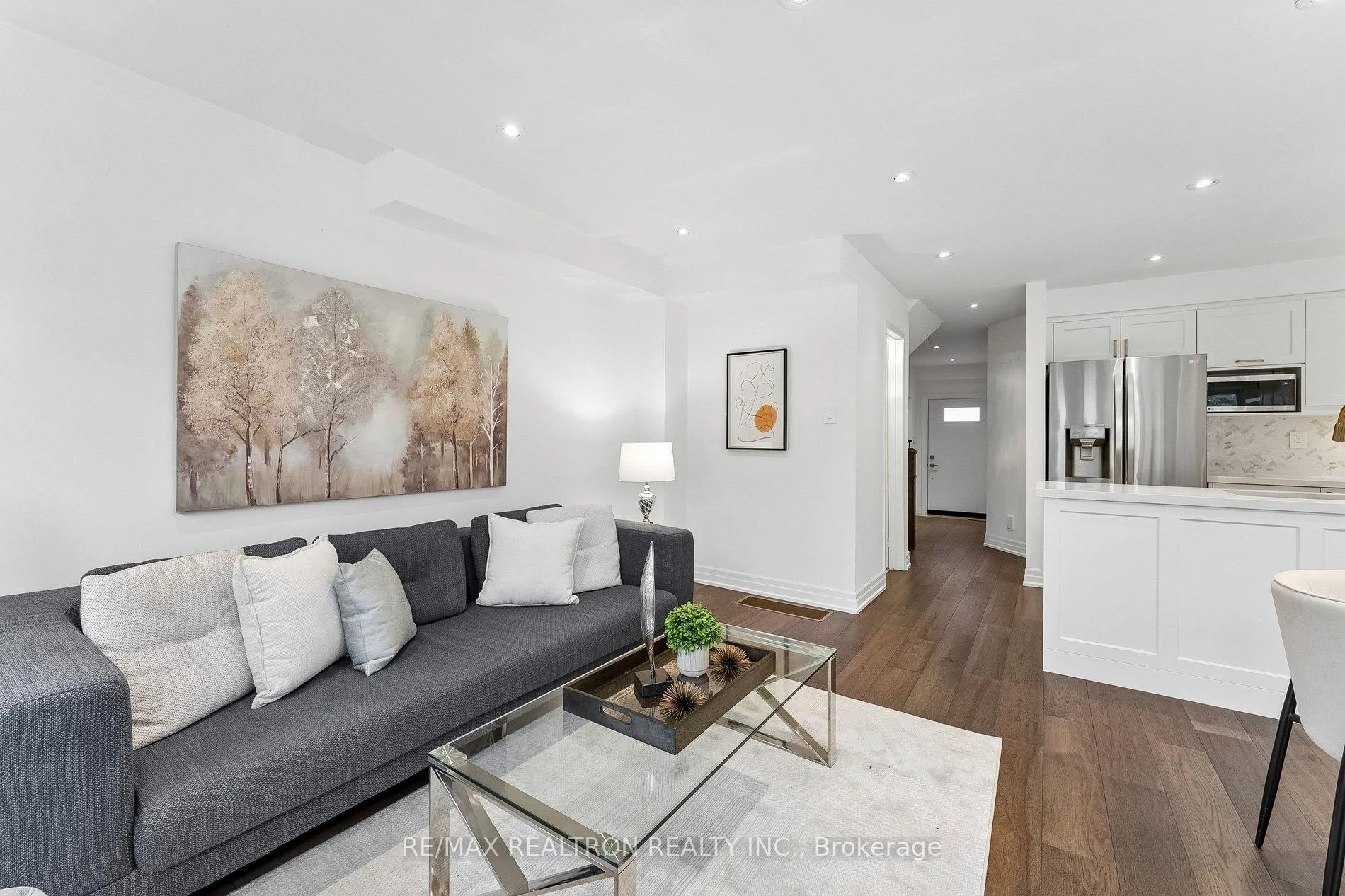 Photo 11 of 15 Mugford Road, Aurora, Bayview Wellington — HOMEH