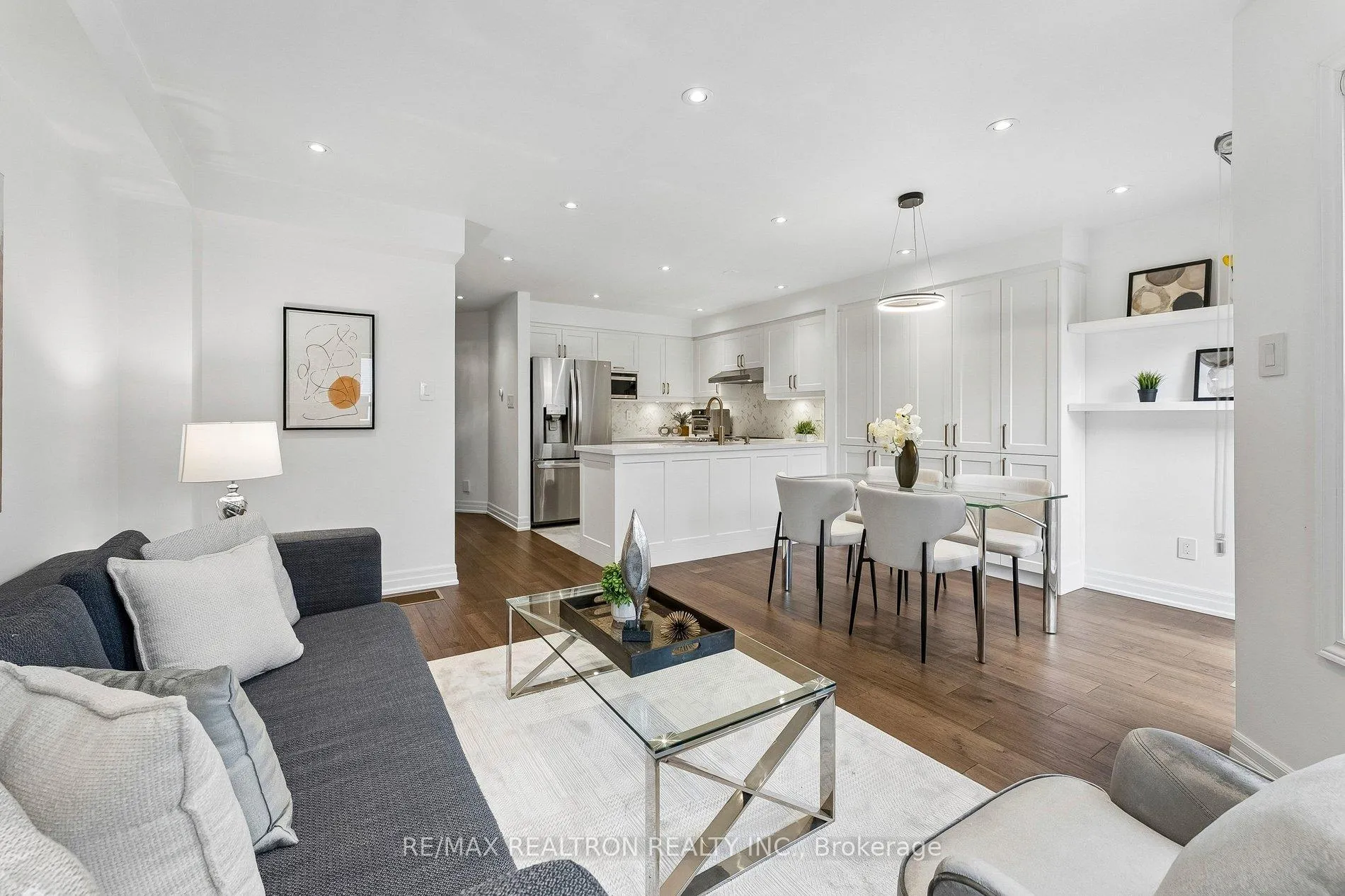 Photo 12 of 15 Mugford Road, Aurora, Bayview Wellington — HOMEH