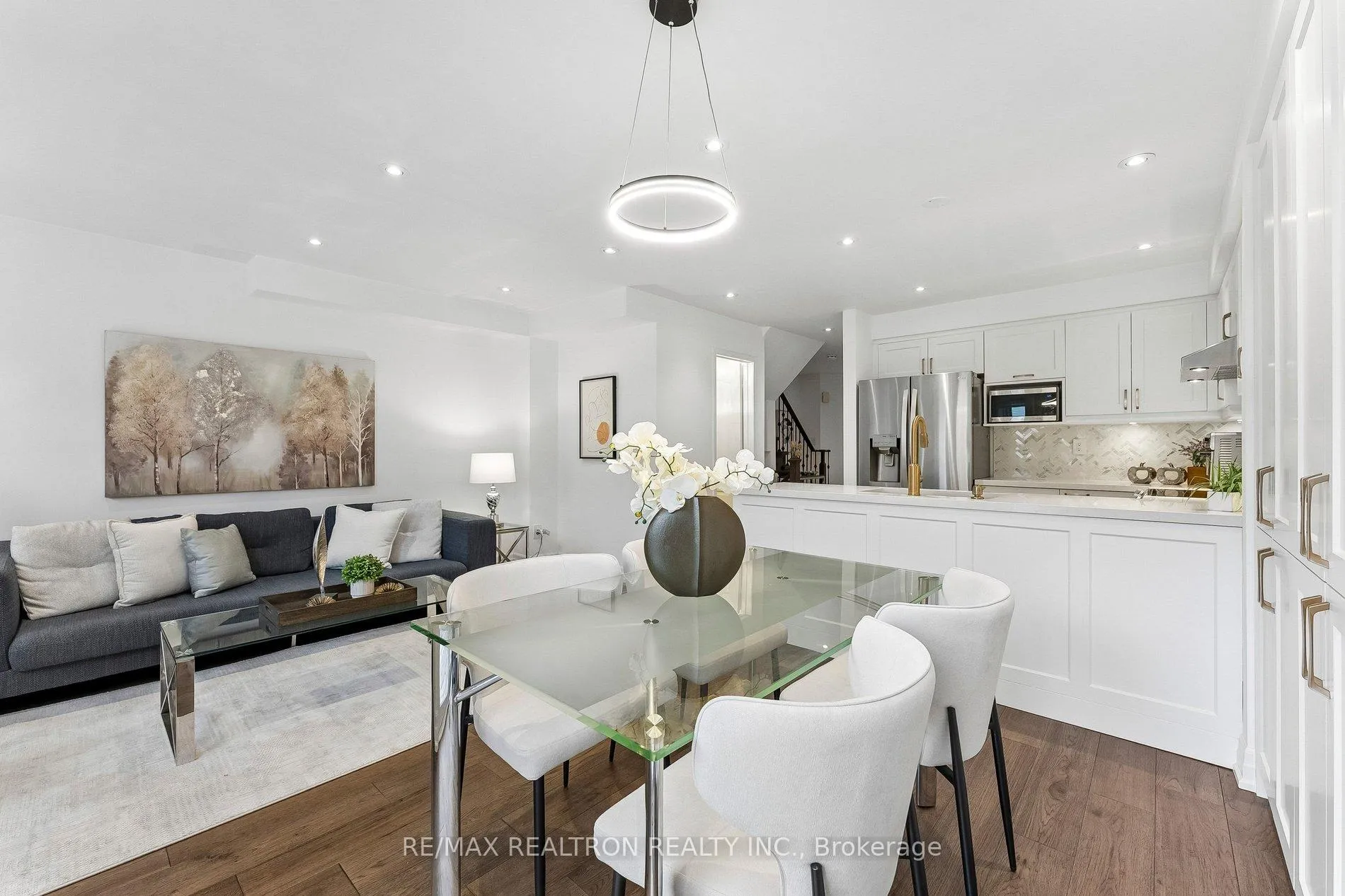 Photo 13 of 15 Mugford Road, Aurora, Bayview Wellington — HOMEH