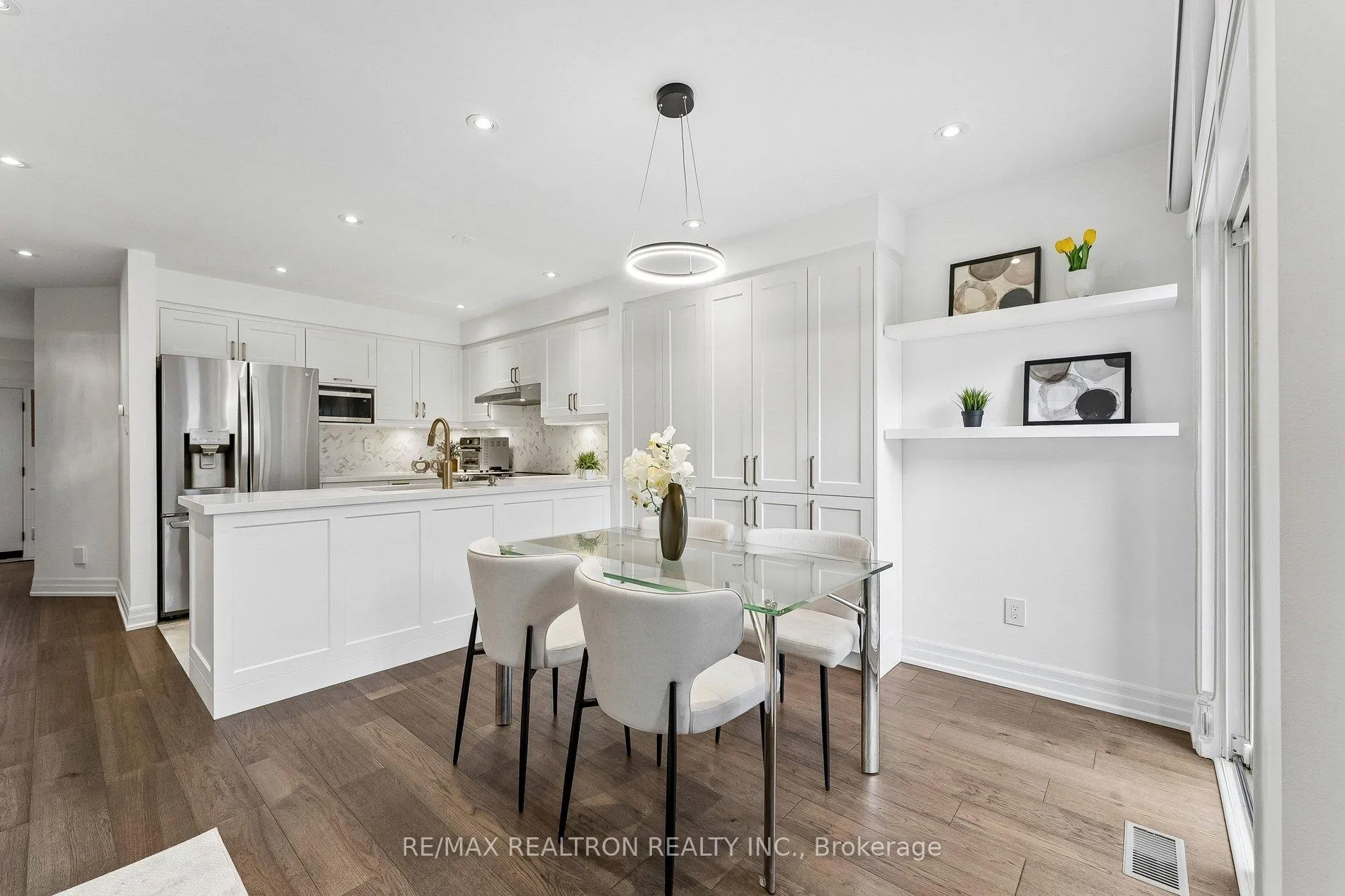 Photo 14 of 15 Mugford Road, Aurora, Bayview Wellington — HOMEH