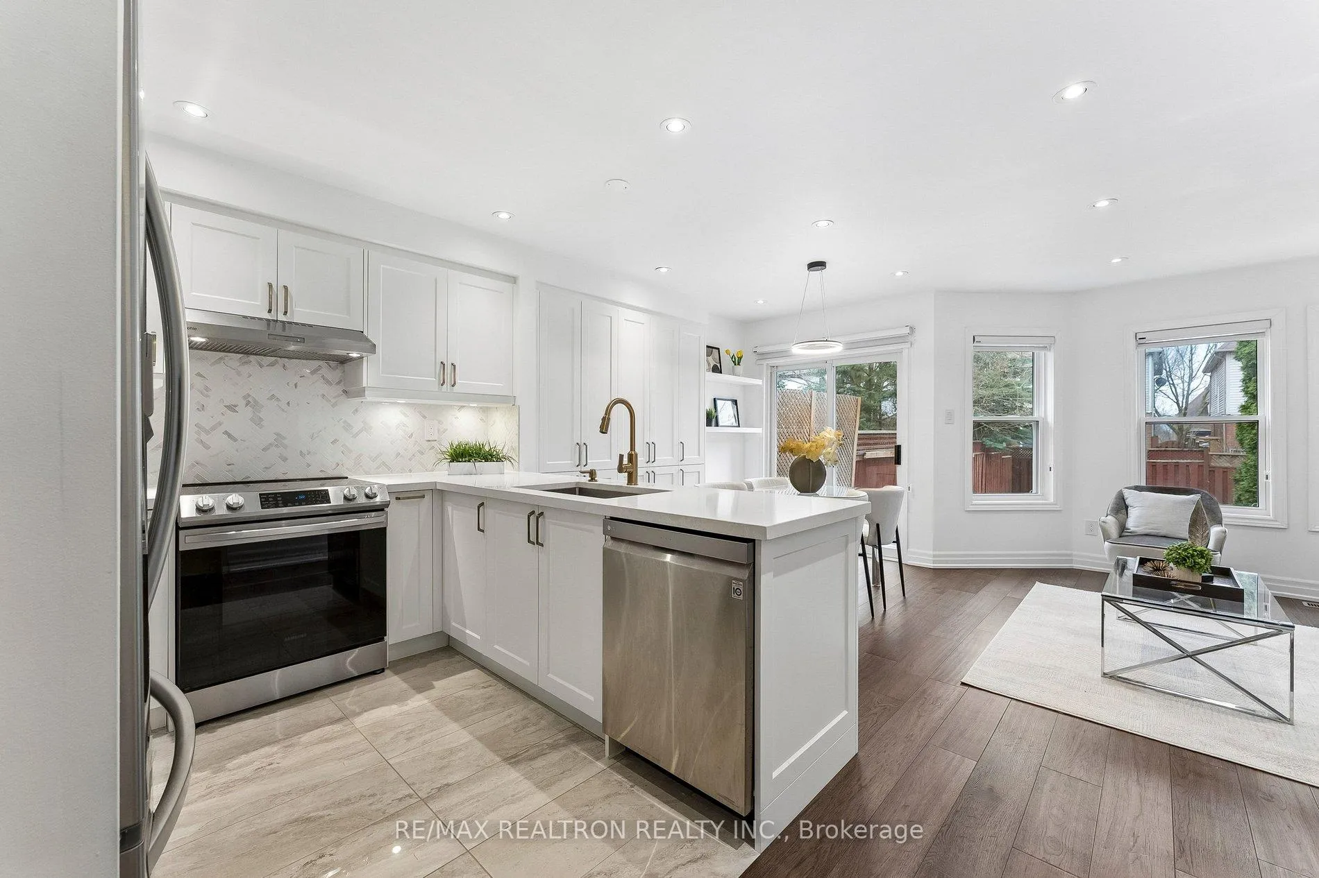 Photo 16 of 15 Mugford Road, Aurora, Bayview Wellington — HOMEH