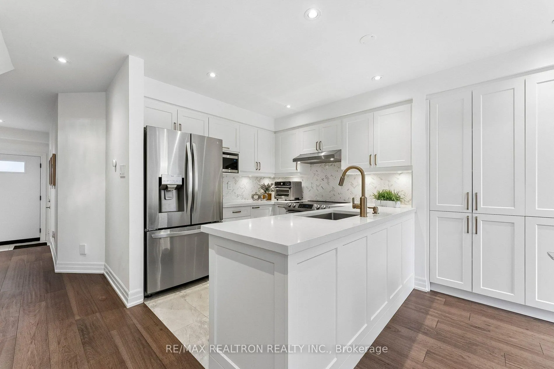 Photo 18 of 15 Mugford Road, Aurora, Bayview Wellington — HOMEH