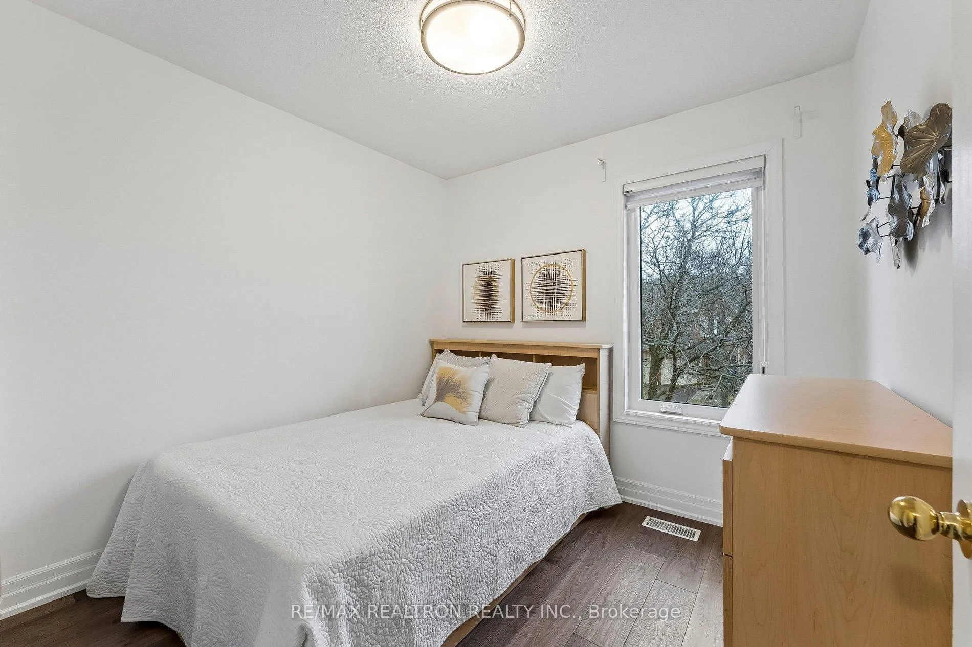 Photo 24 of 15 Mugford Road, Aurora, Bayview Wellington — HOMEH
