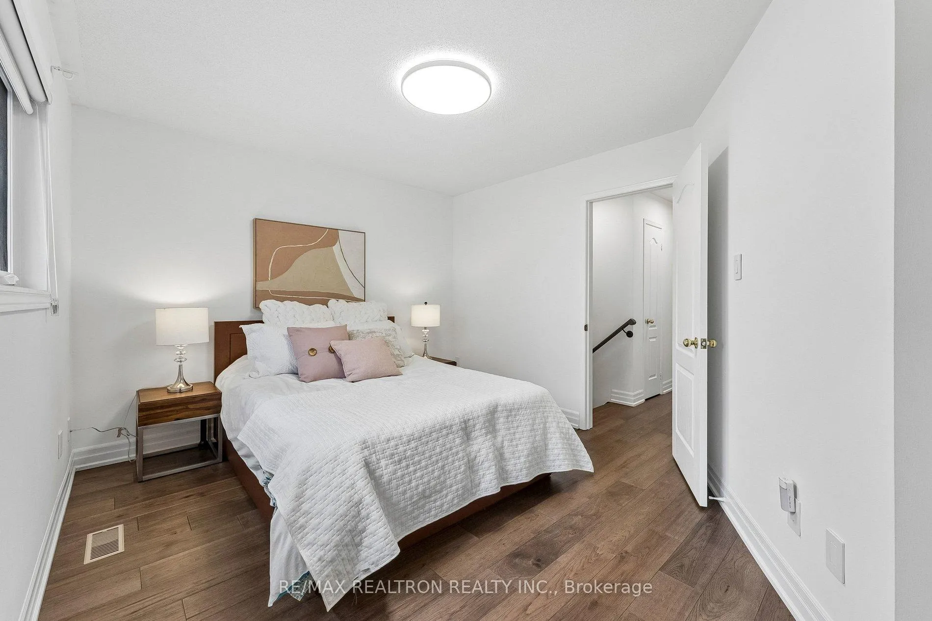 Photo 33 of 15 Mugford Road, Aurora, Bayview Wellington — HOMEH