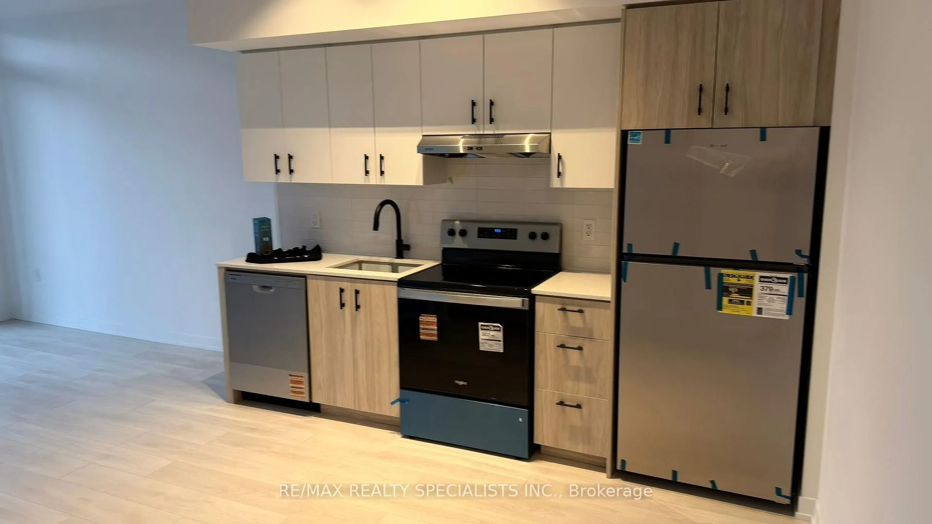 Photo 6 of Unit 105, 4878 Powers Common, Burlington, Alton — HOMEH