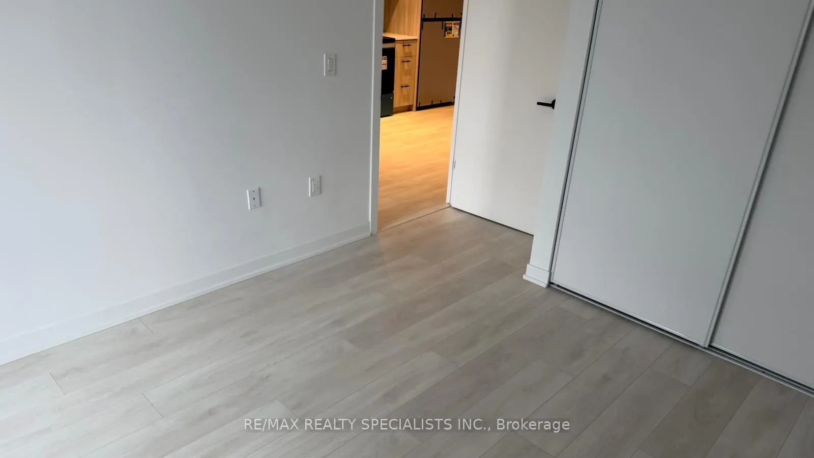 Photo 12 of Unit 105, 4878 Powers Common, Burlington, Alton — HOMEH