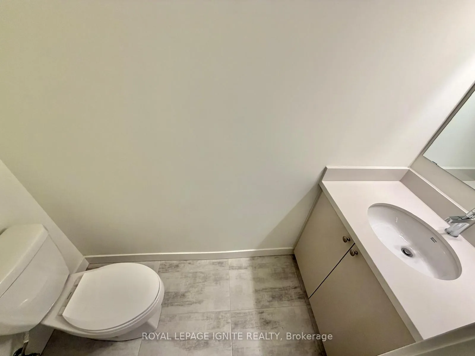 Photo 6 of Unit 507, 51 Clarington Boulevard, Clarington, Bowmanville — HOMEH