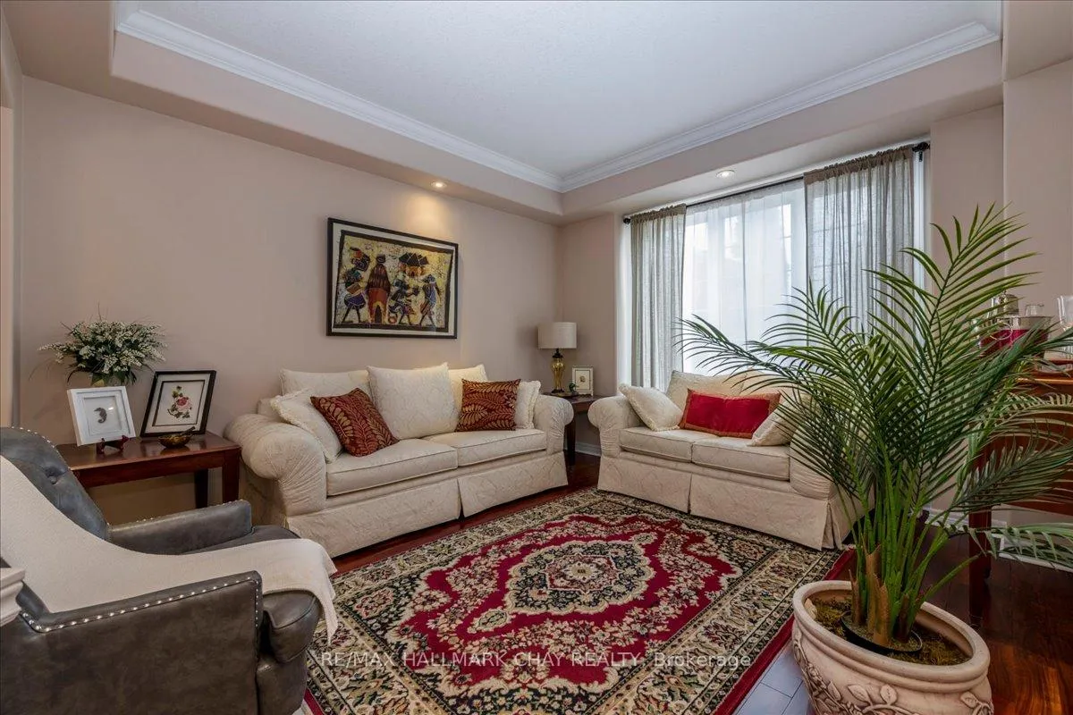 Photo 3 of 30 Birkhall Place N, Barrie, Innis-Shore — HOMEH
