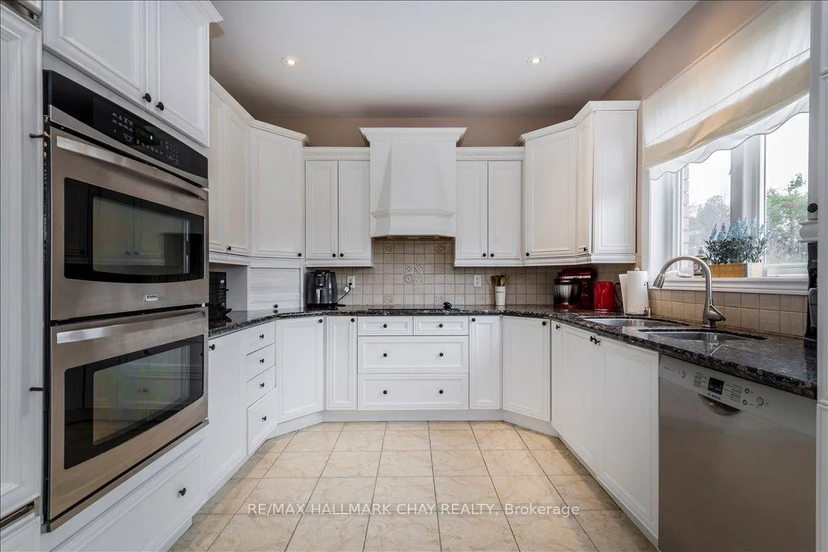 Photo 7 of 30 Birkhall Place N, Barrie, Innis-Shore — HOMEH