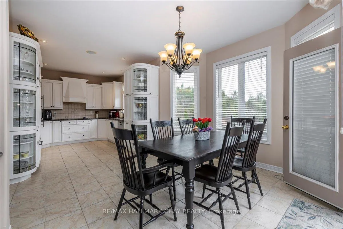 Photo 9 of 30 Birkhall Place N, Barrie, Innis-Shore — HOMEH