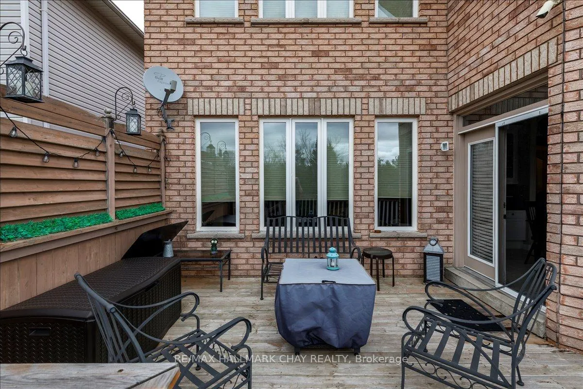 Photo 11 of 30 Birkhall Place N, Barrie, Innis-Shore — HOMEH