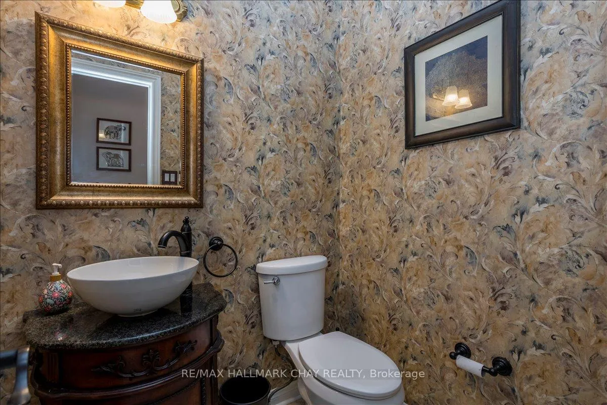 Photo 16 of 30 Birkhall Place N, Barrie, Innis-Shore — HOMEH