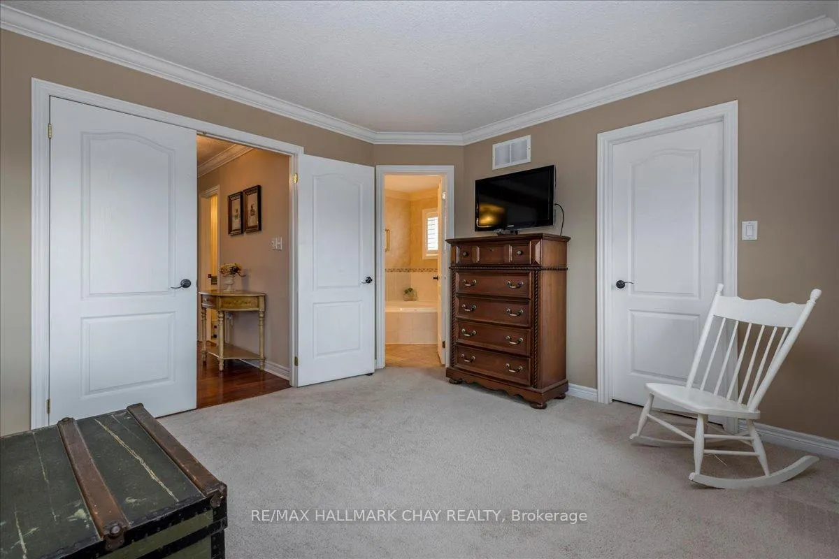 Photo 22 of 30 Birkhall Place N, Barrie, Innis-Shore — HOMEH