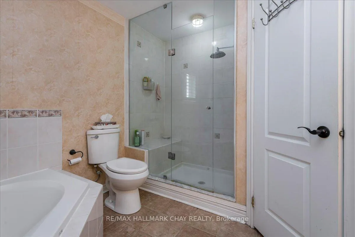 Photo 25 of 30 Birkhall Place N, Barrie, Innis-Shore — HOMEH