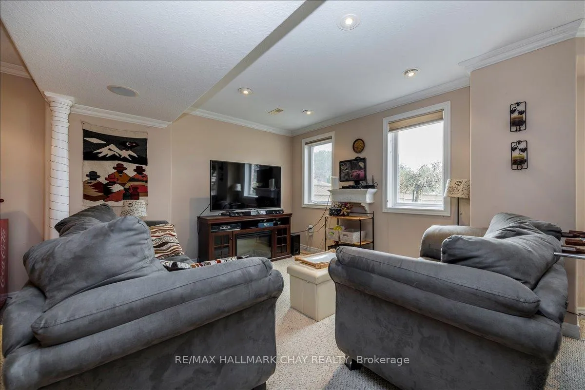 Photo 35 of 30 Birkhall Place N, Barrie, Innis-Shore — HOMEH