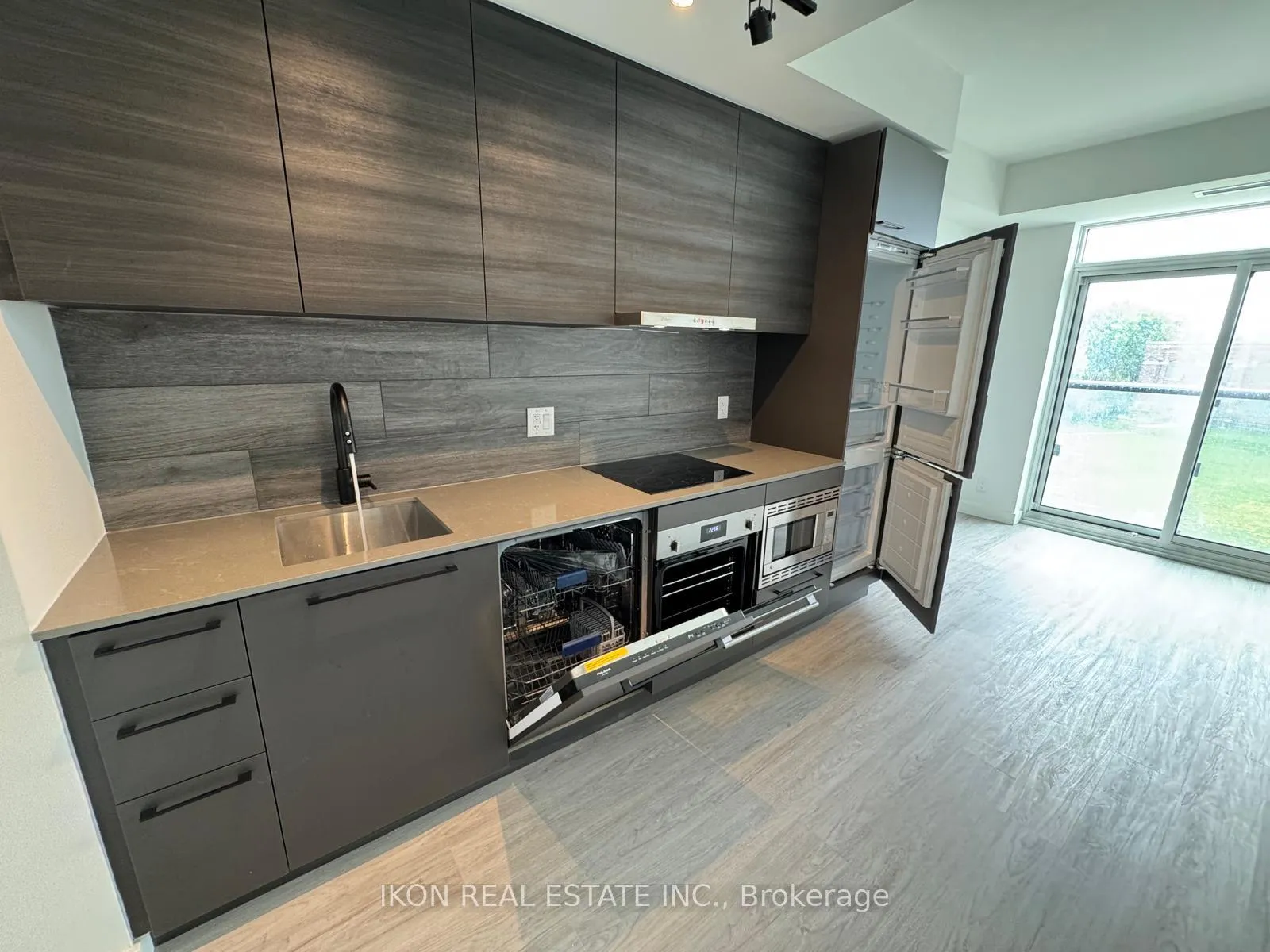 Photo 4 of Unit 312, 1050 Eastern Avenue, Toronto, The Beaches — HOMEH