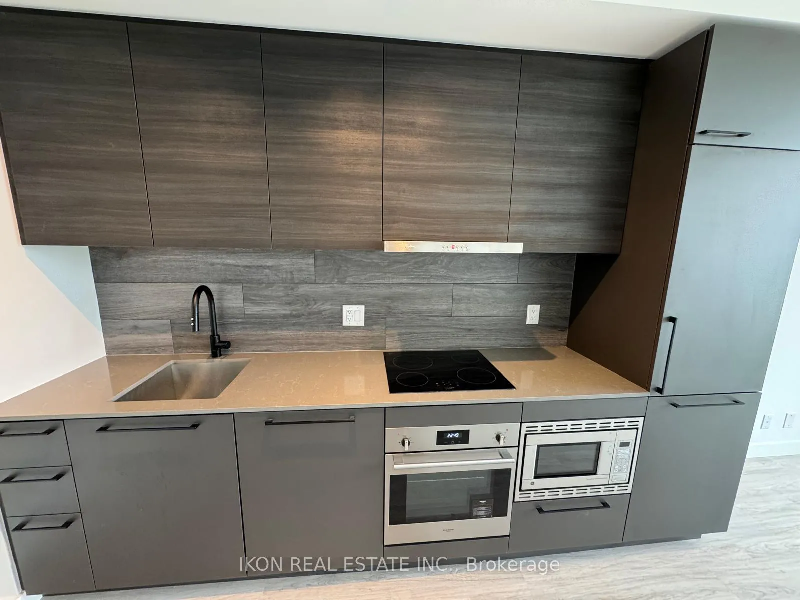Photo 8 of Unit 312, 1050 Eastern Avenue, Toronto, The Beaches — HOMEH