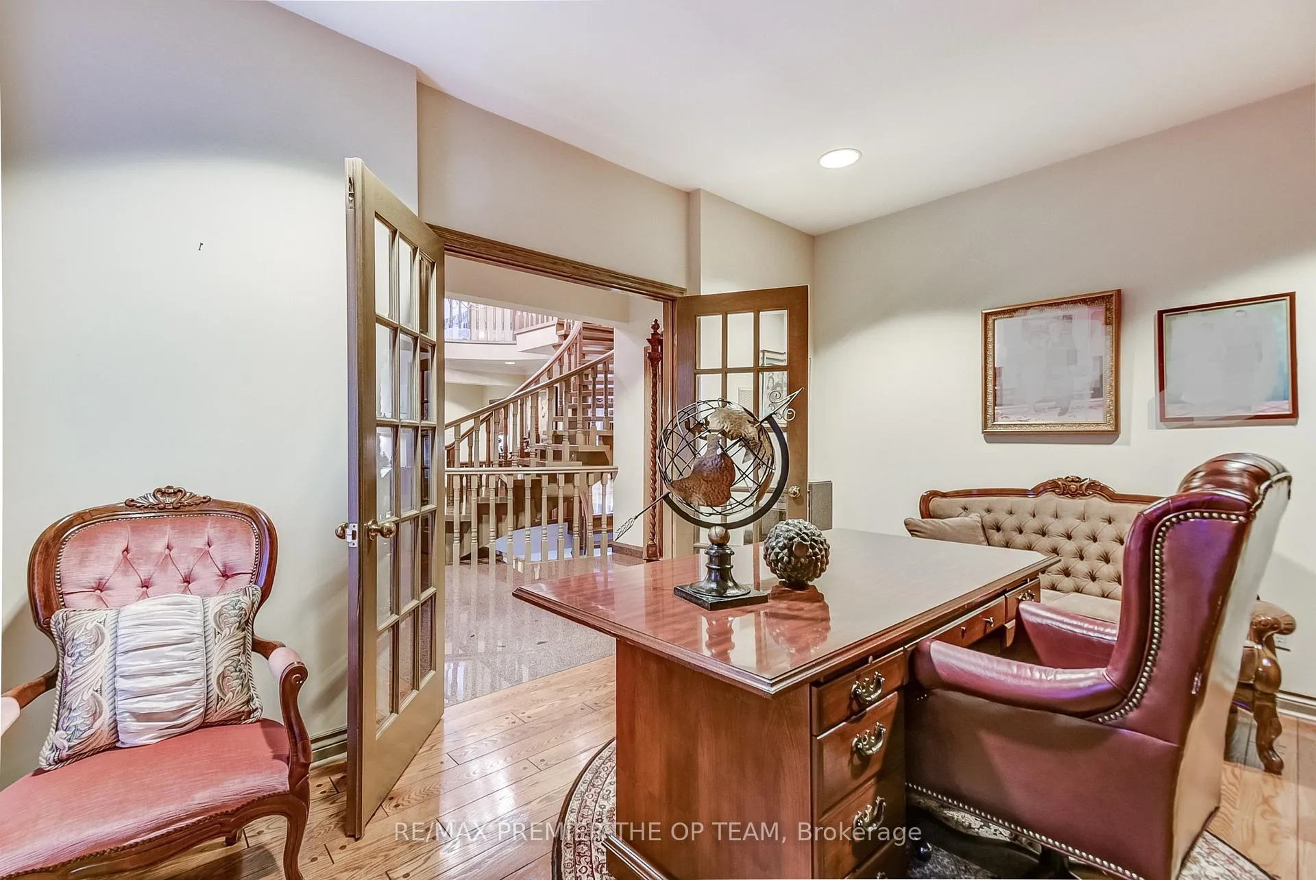Photo 7 of 118 Cowan Drive, Vaughan, East Woodbridge — HOMEH