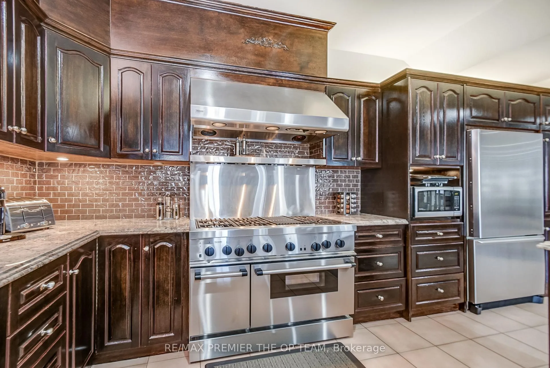 Photo 15 of 118 Cowan Drive, Vaughan, East Woodbridge — HOMEH