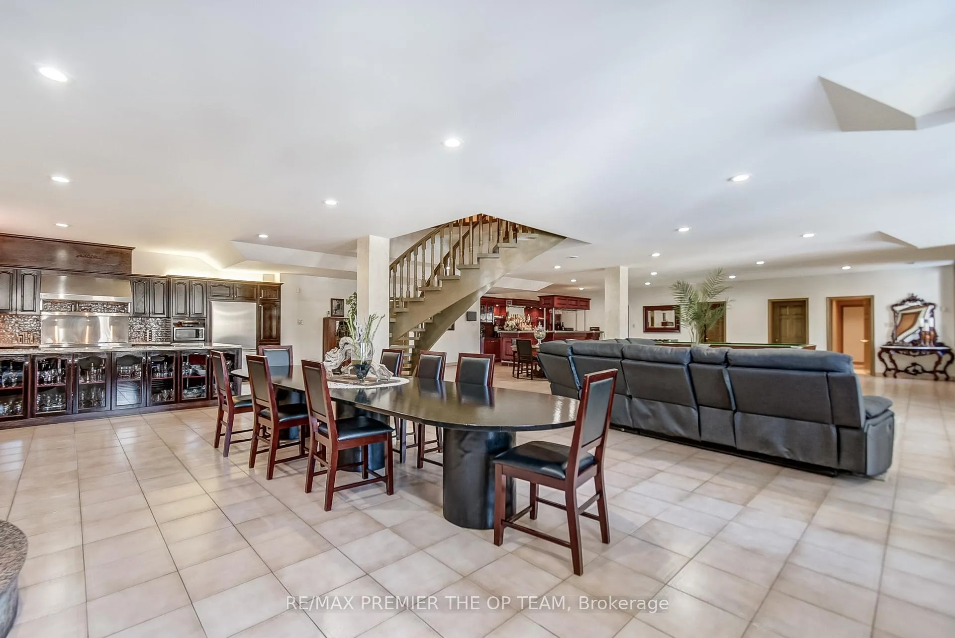 Photo 18 of 118 Cowan Drive, Vaughan, East Woodbridge — HOMEH