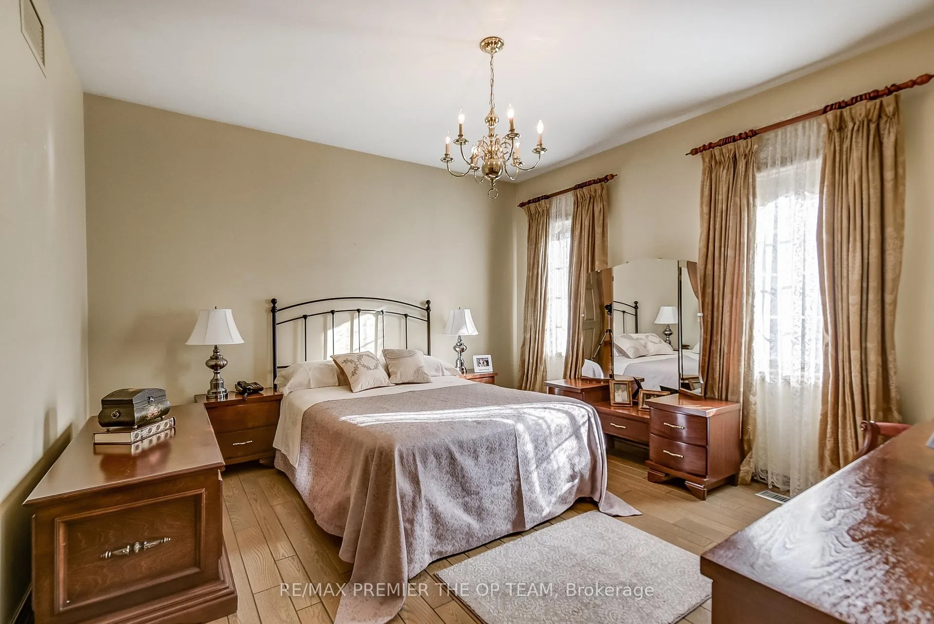 Photo 31 of 118 Cowan Drive, Vaughan, East Woodbridge — HOMEH
