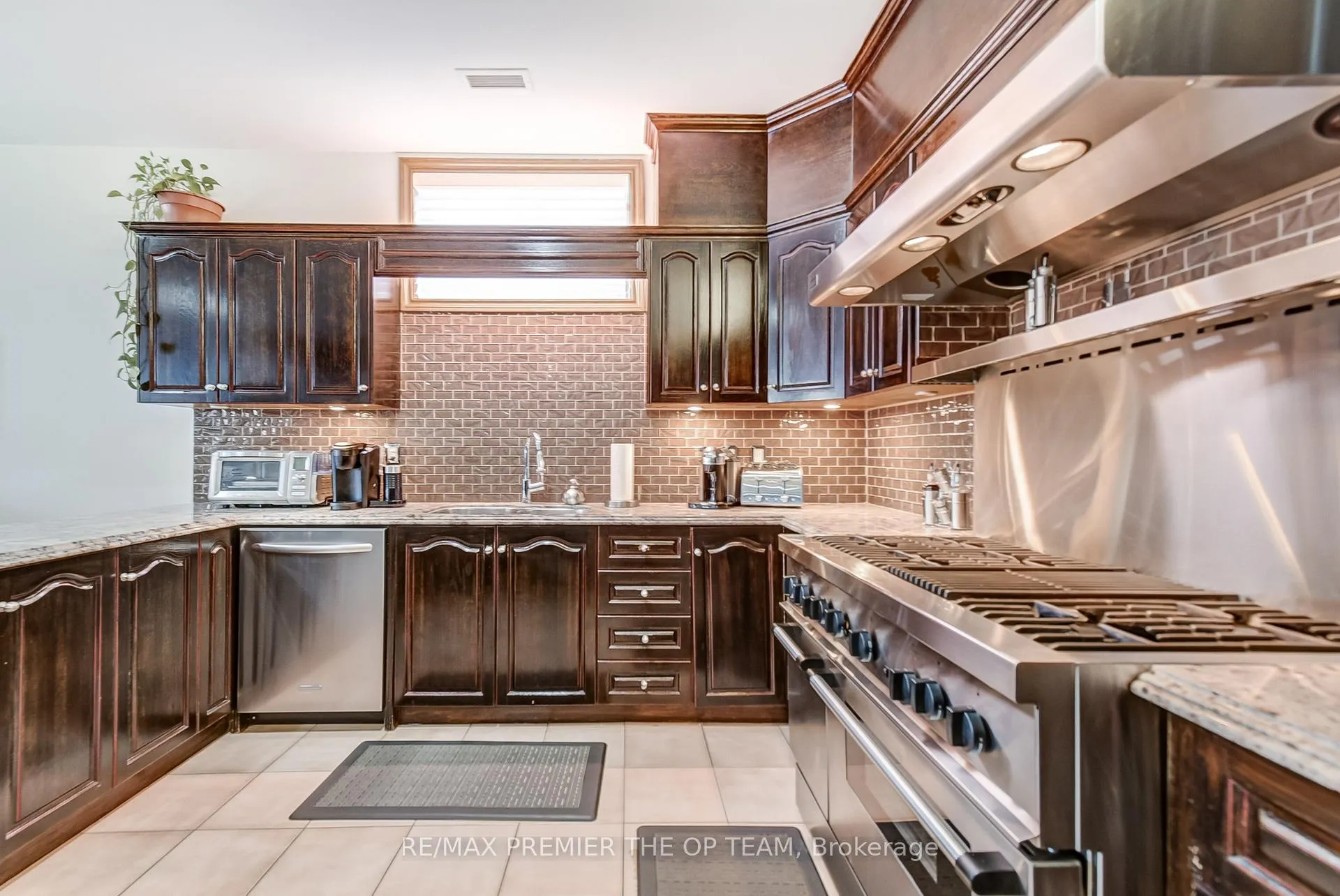 Photo 34 of 118 Cowan Drive, Vaughan, East Woodbridge — HOMEH