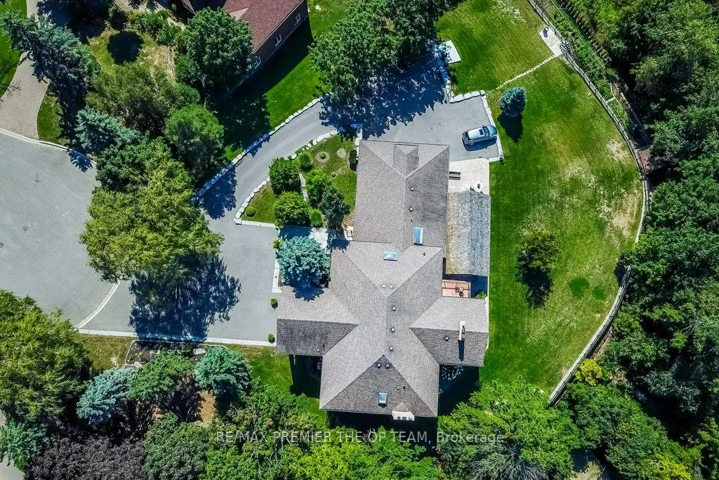 Photo 39 of 118 Cowan Drive, Vaughan, East Woodbridge — HOMEH