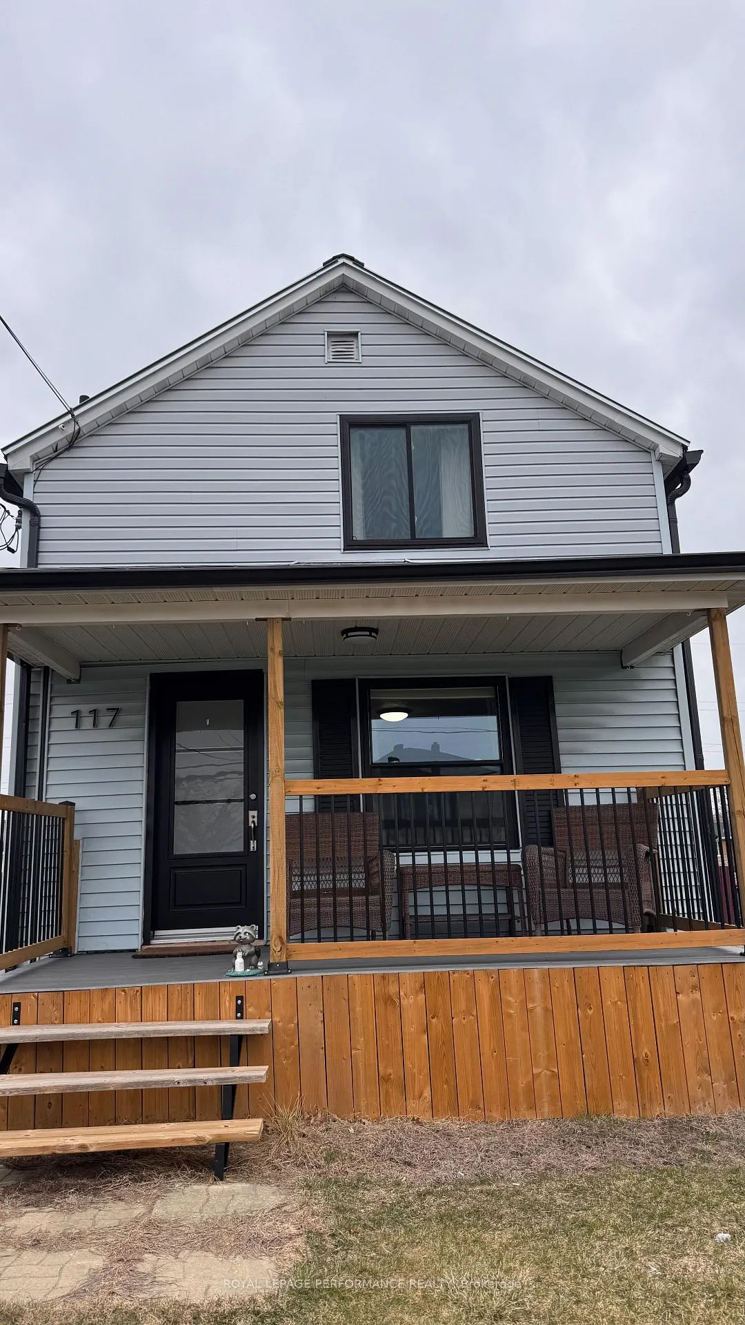 Front of 117 Sunnyside Avenue