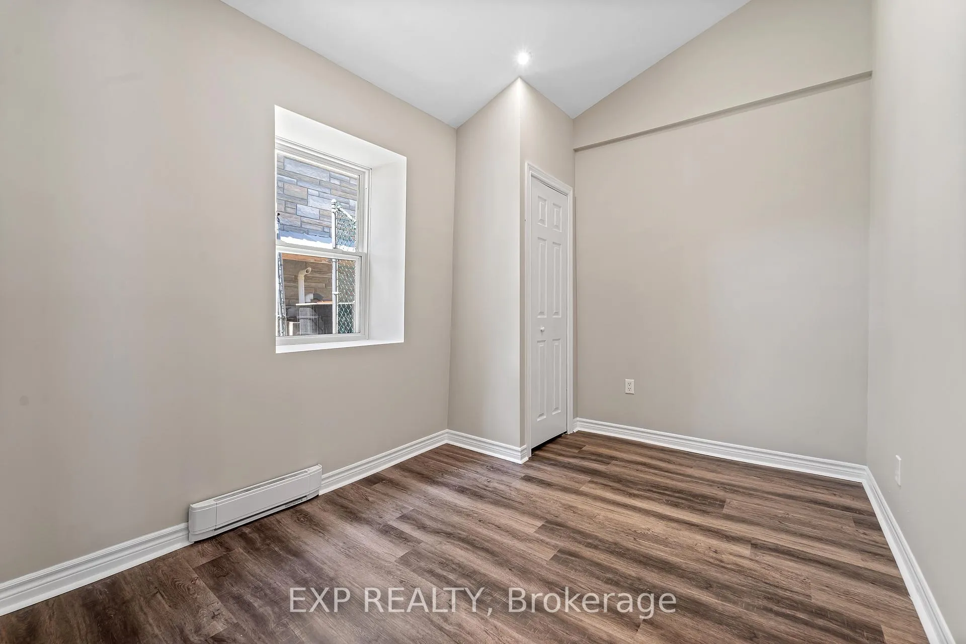 Photo 6 of Unit Unit A, 44 West Front Street, Stirling-Rawdon, Stirling Ward — HOMEH