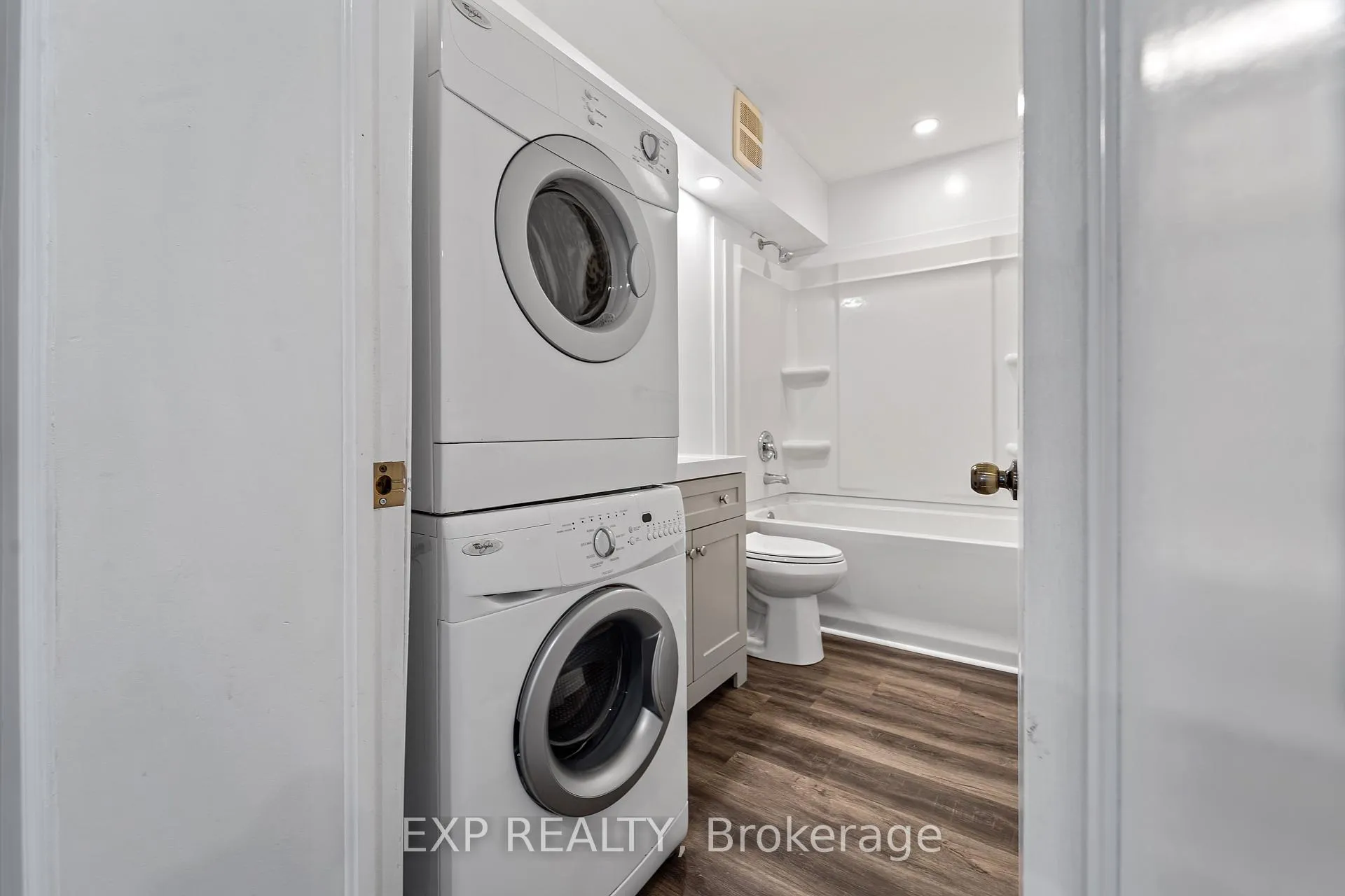 Photo 9 of Unit Unit A, 44 West Front Street, Stirling-Rawdon, Stirling Ward — HOMEH