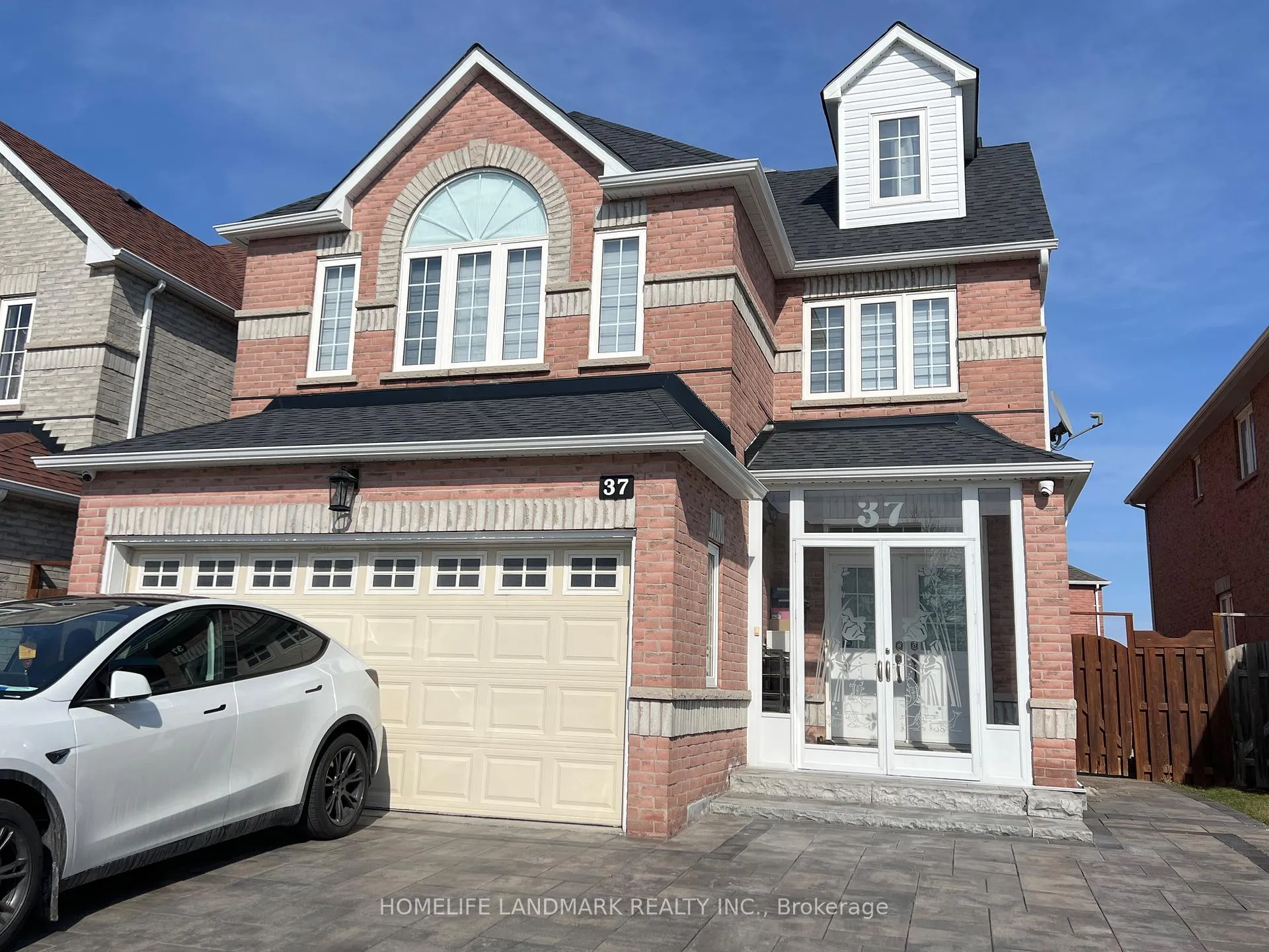 Photo 2 of 37 Cartmel Drive, Markham, Milliken Mills East — HOMEH