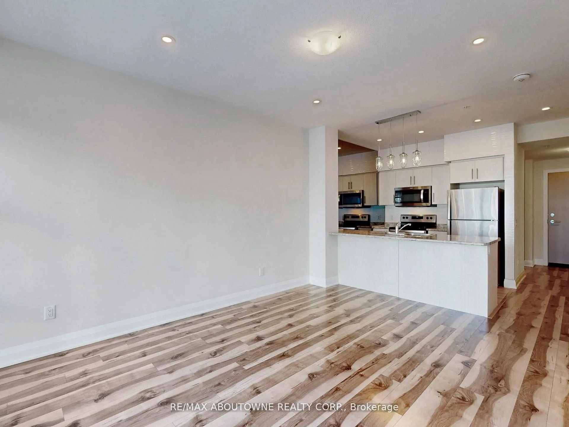 Photo 8 of Unit 505, 16 Concord Place, Grimsby, Grimsby Beach — HOMEH