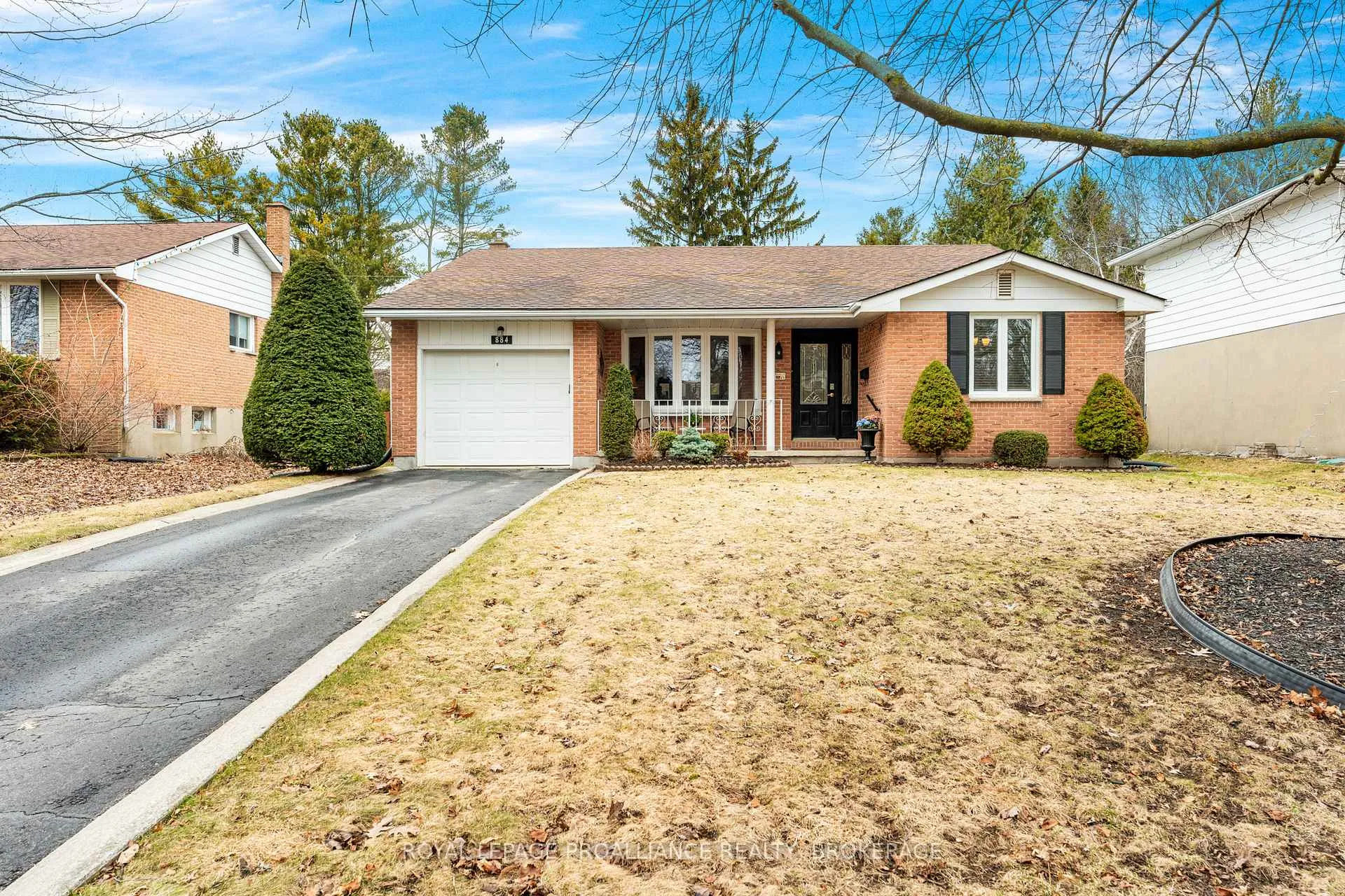 Photo 2 of 884 Auden Park Drive, Kingston, City Southwest — HOMEH
