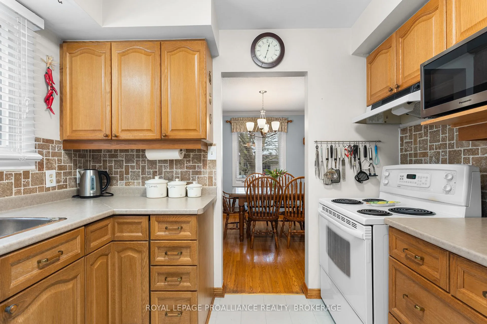 Photo 11 of 884 Auden Park Drive, Kingston, City Southwest — HOMEH