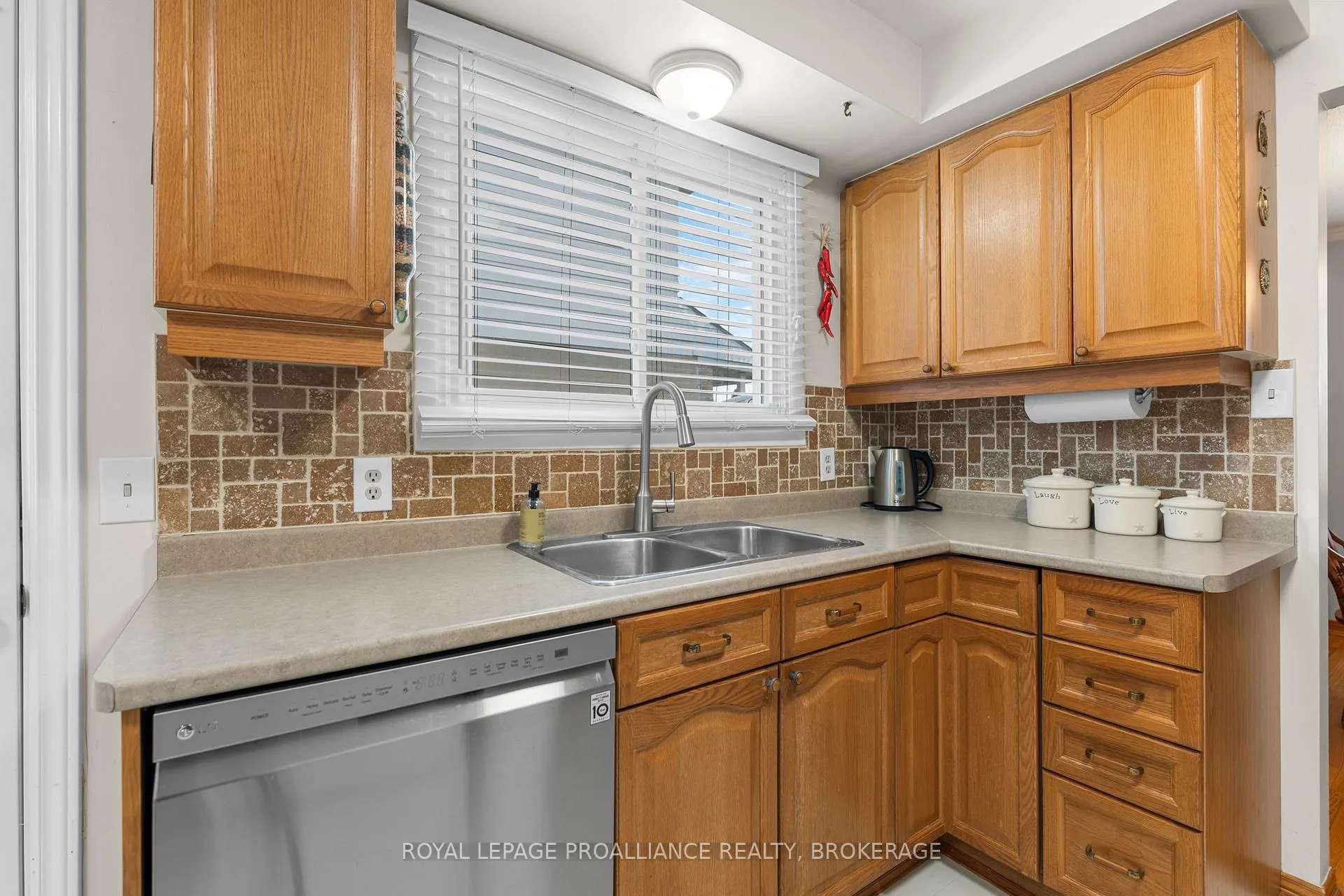 Photo 16 of 884 Auden Park Drive, Kingston, City Southwest — HOMEH