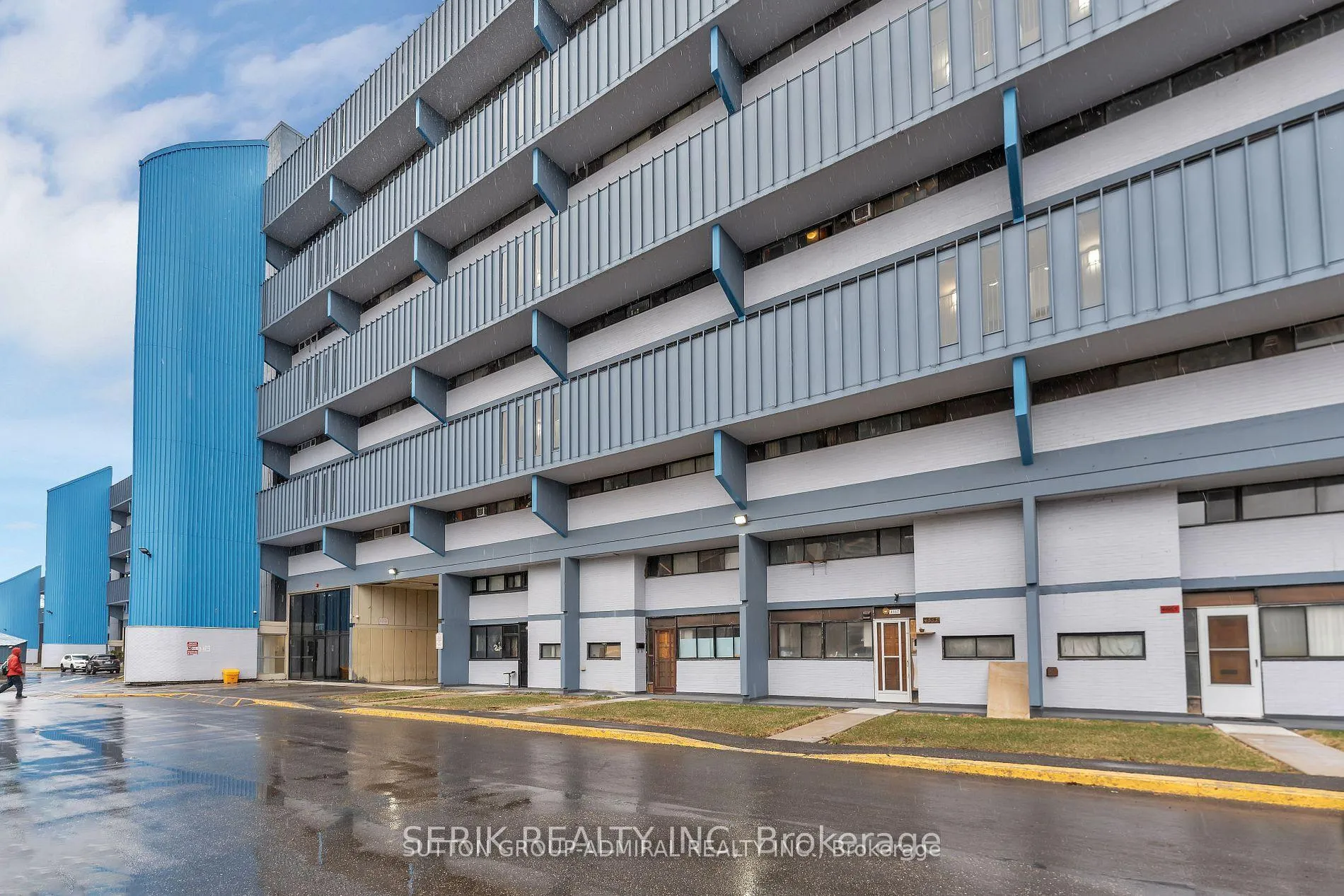 Front of Unit 417, 4673 Jane Street