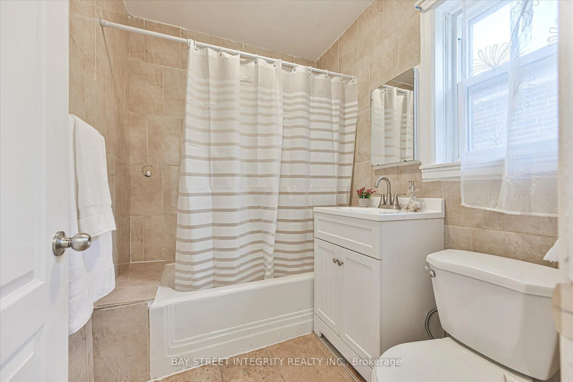 Photo 19 of 5 Regent Street, Toronto, Keelesdale-Eglinton West — HOMEH