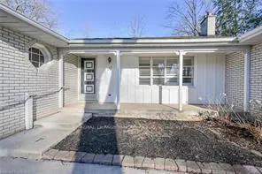 Photo 5 of 112 Academy Street, Hamilton, Ancaster — HOMEH