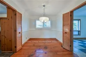 Photo 8 of 112 Academy Street, Hamilton, Ancaster — HOMEH