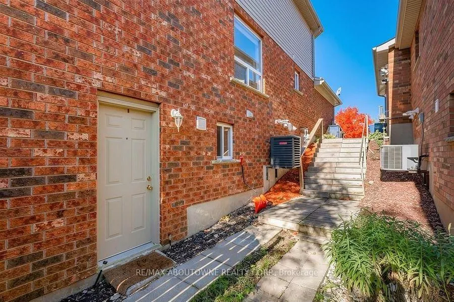 Photo 8 of Unit Basement, 235 Farley Drive, Guelph, Pineridge/Westminster Woods — HOMEH