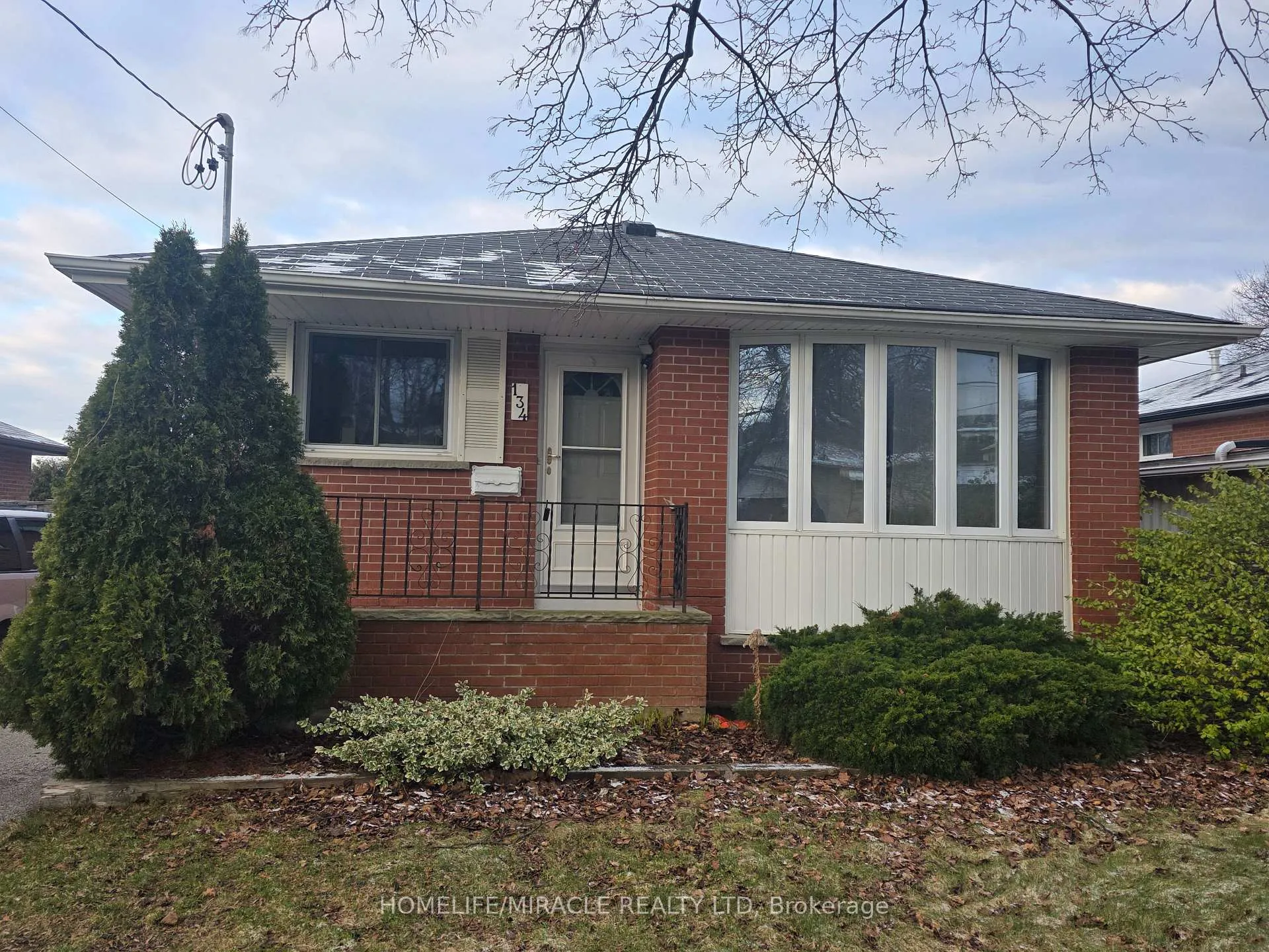 Photo 6 of 134 Keewatin Street S, Oshawa, Donevan — HOMEH