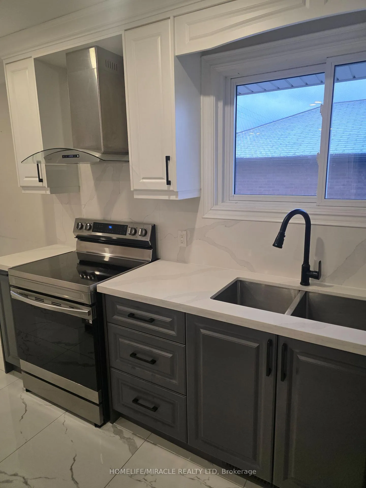 Photo 9 of 134 Keewatin Street S, Oshawa, Donevan — HOMEH