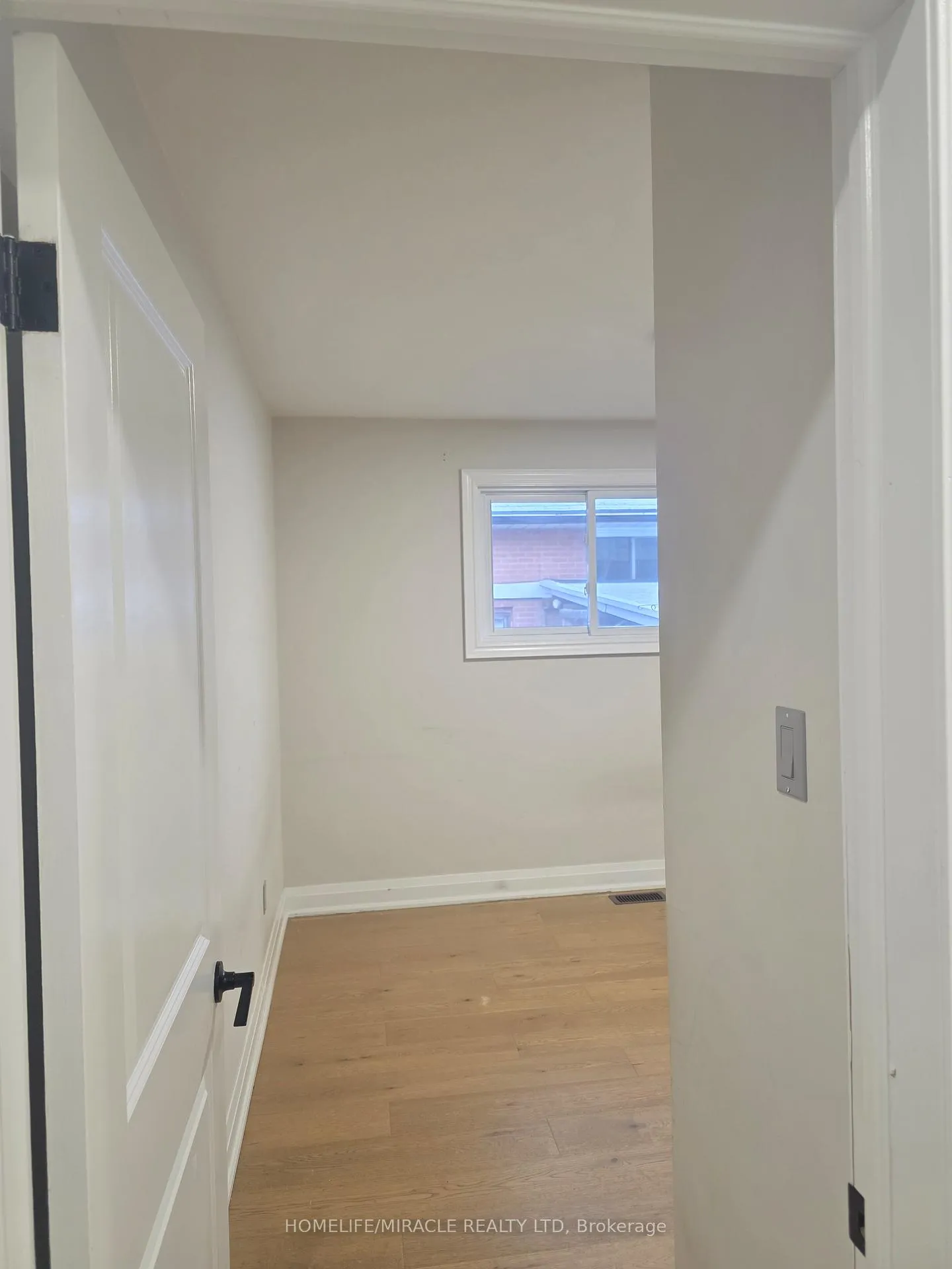 Photo 20 of 134 Keewatin Street S, Oshawa, Donevan — HOMEH