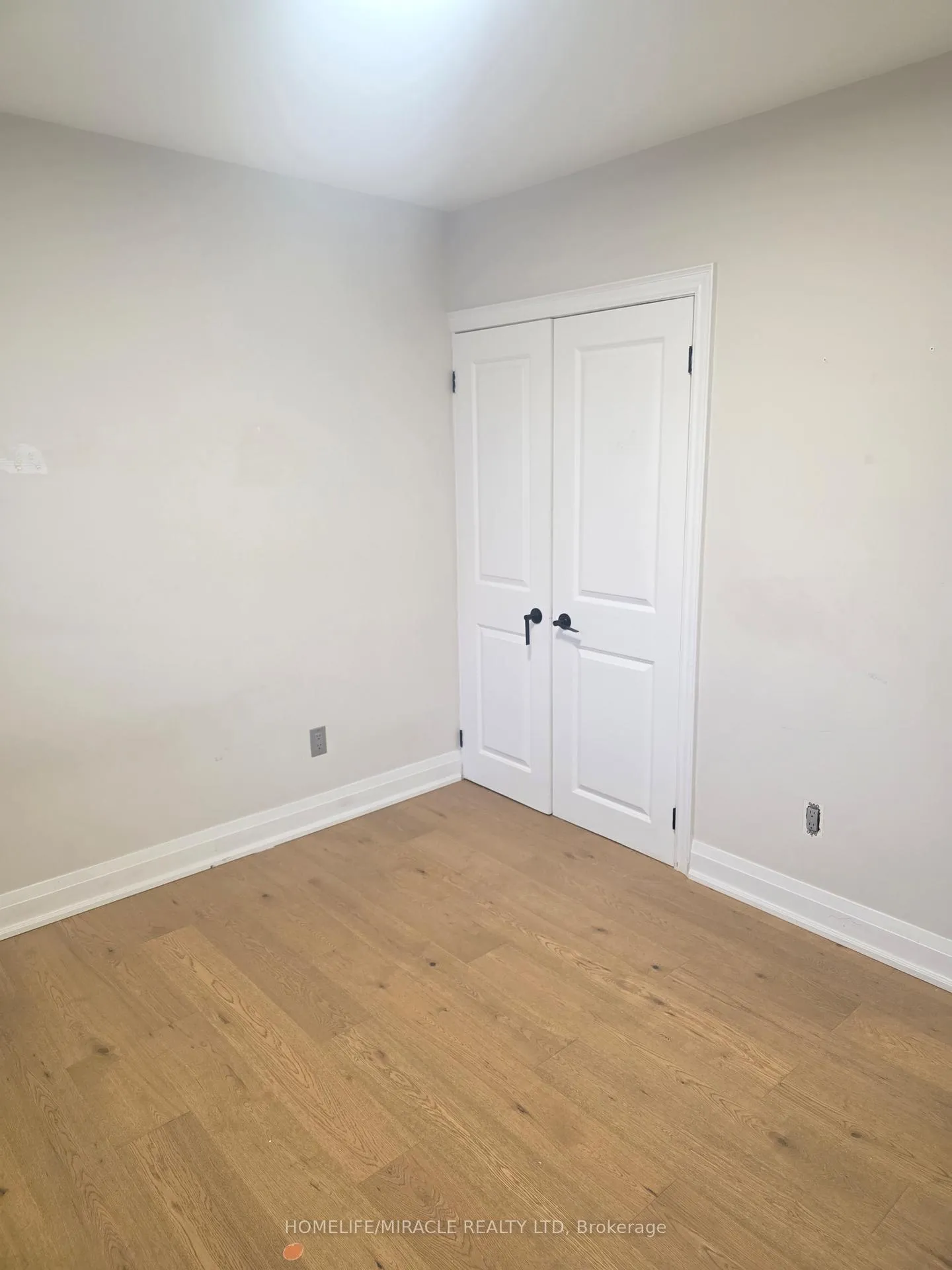 Photo 22 of 134 Keewatin Street S, Oshawa, Donevan — HOMEH