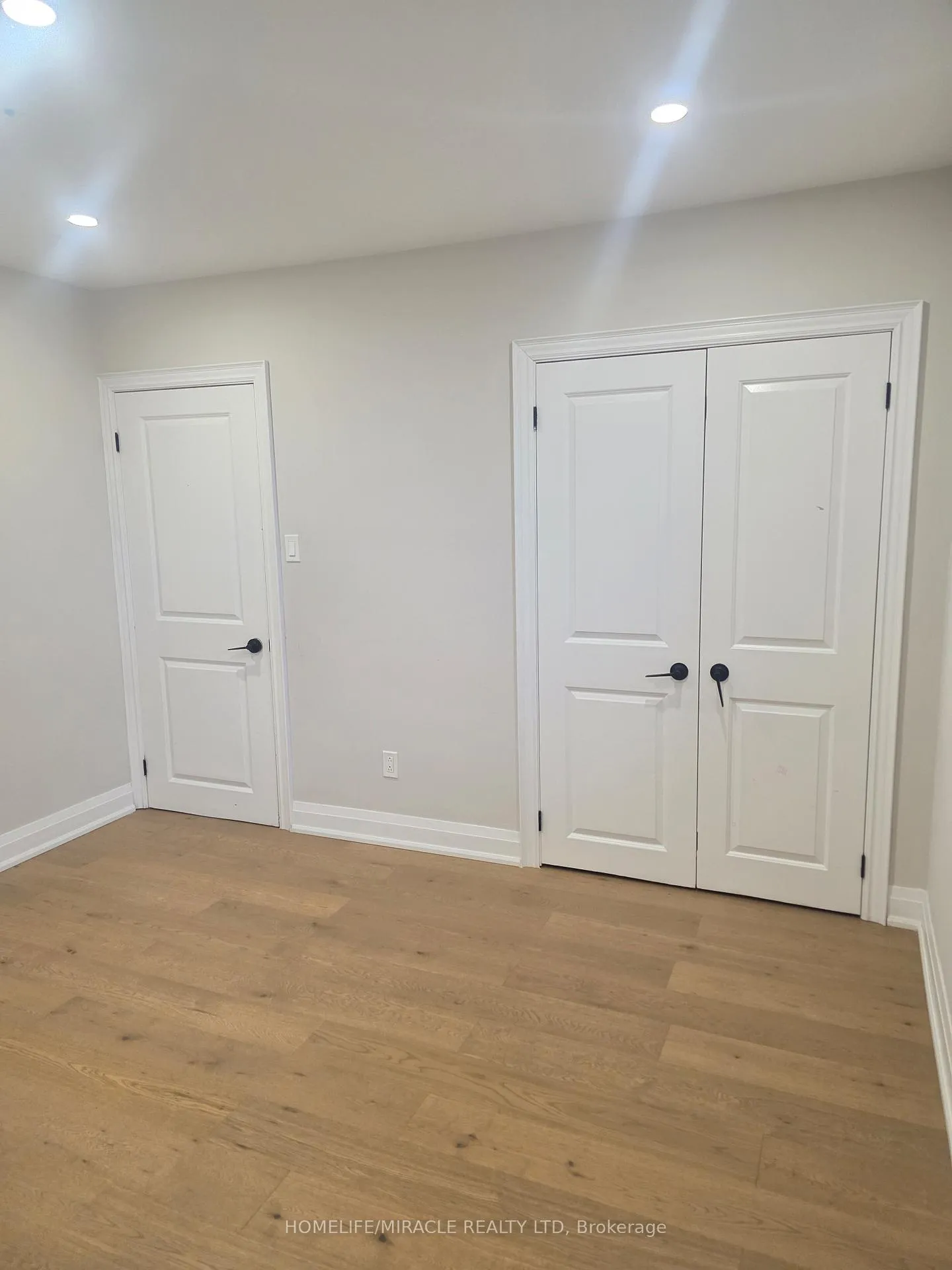 Photo 29 of 134 Keewatin Street S, Oshawa, Donevan — HOMEH