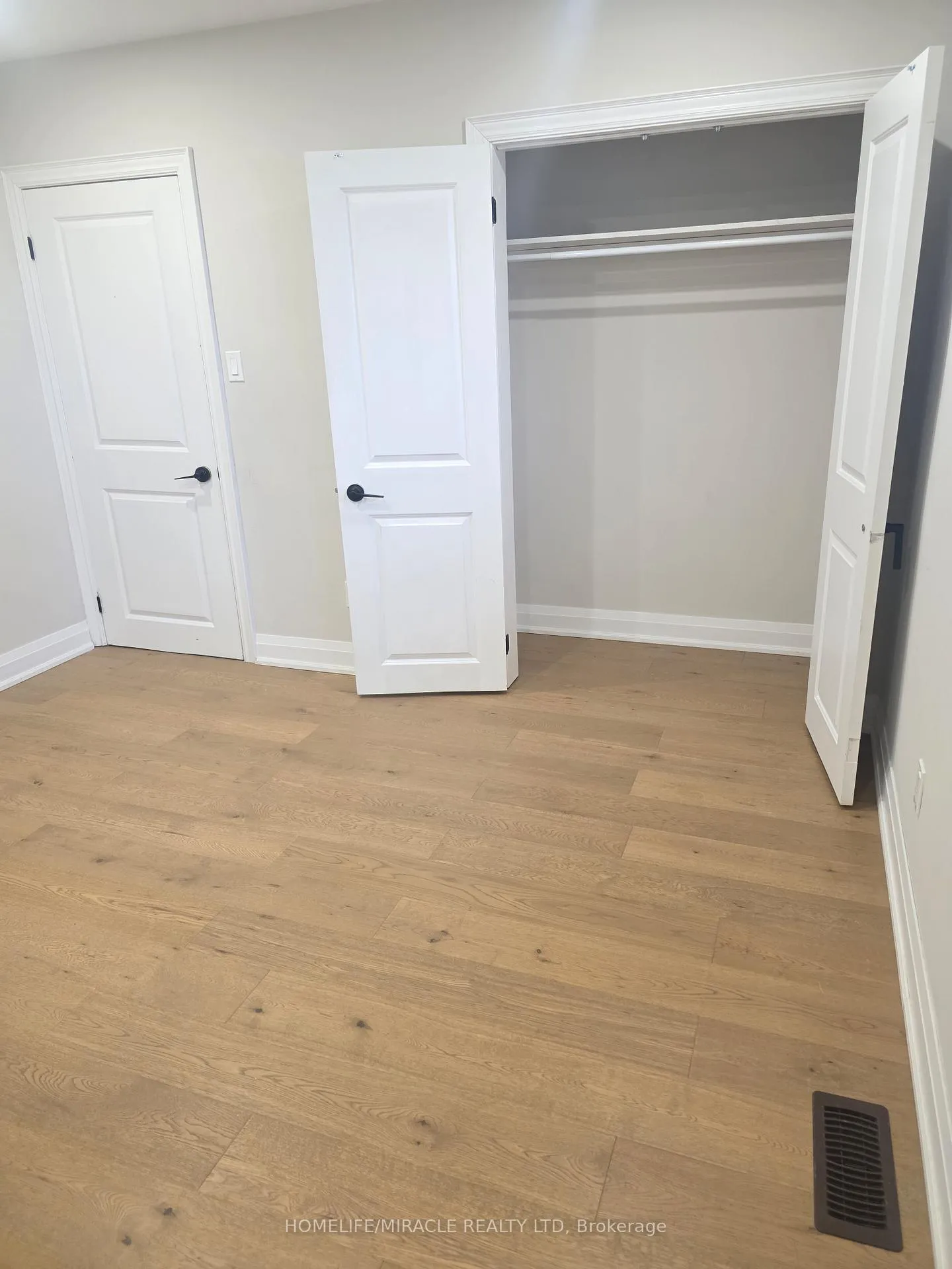 Photo 30 of 134 Keewatin Street S, Oshawa, Donevan — HOMEH