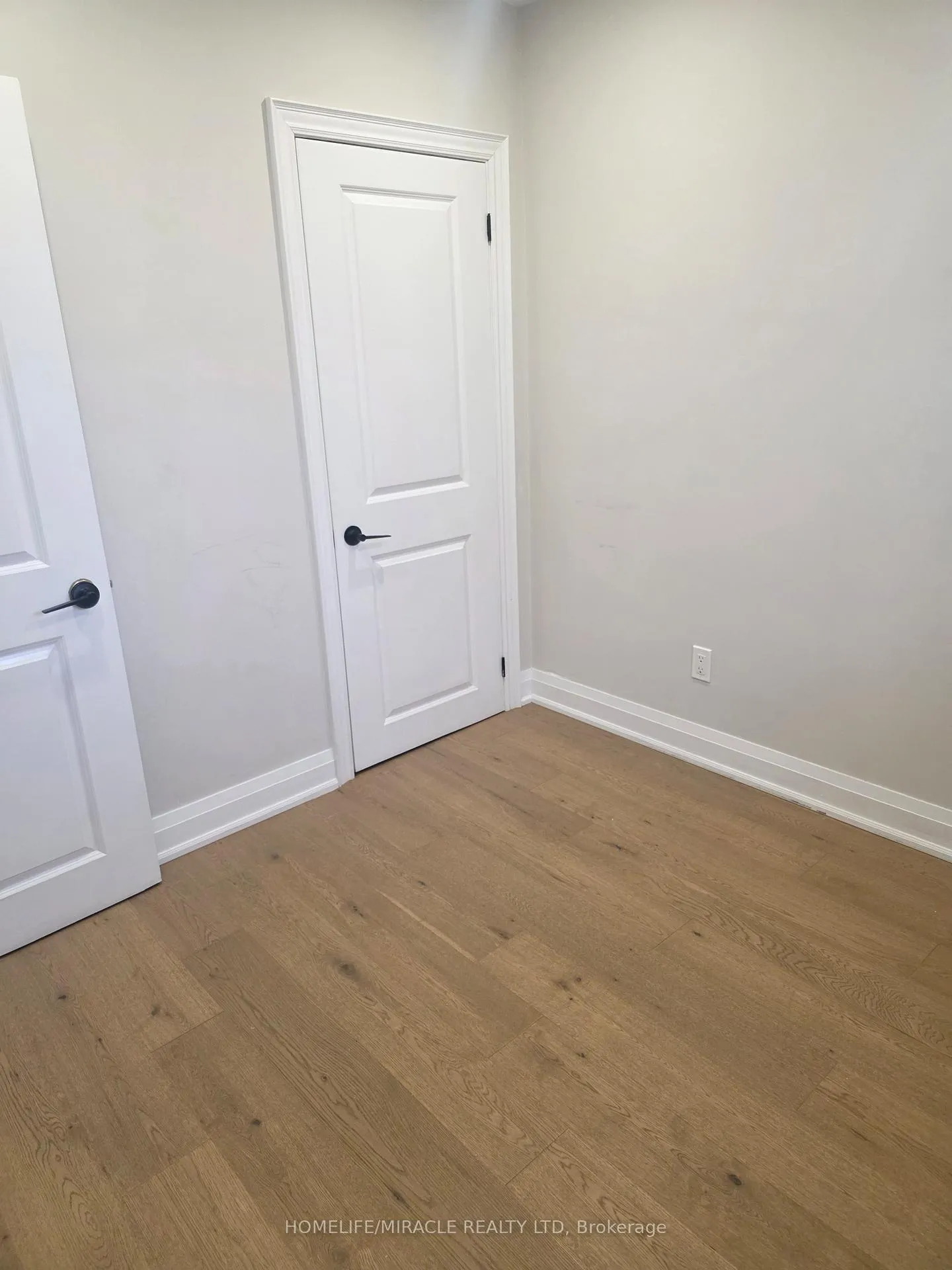 Photo 32 of 134 Keewatin Street S, Oshawa, Donevan — HOMEH